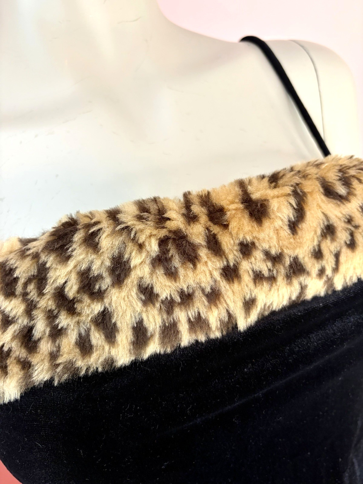 VTG 90s Y2K Velvet Leopard Faux Fur Trim Camisole club top Mob wife Black L