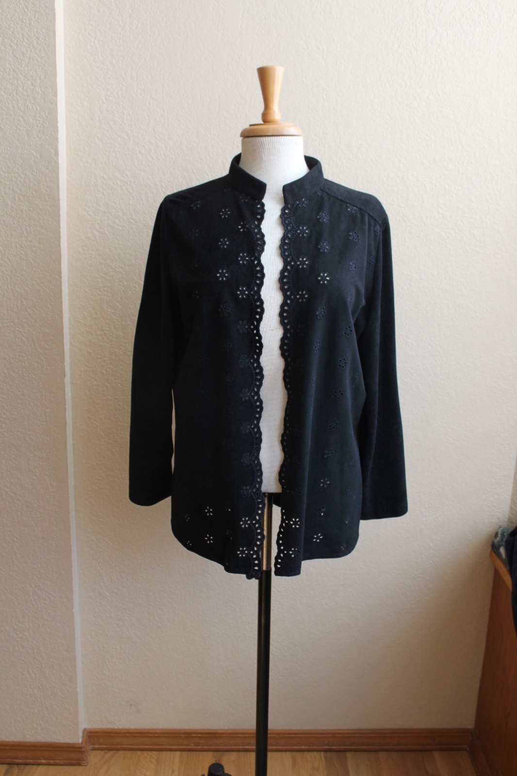 Vintage 70’s Wilroy Traveler Black Eyelet Open Jacket Topper XL