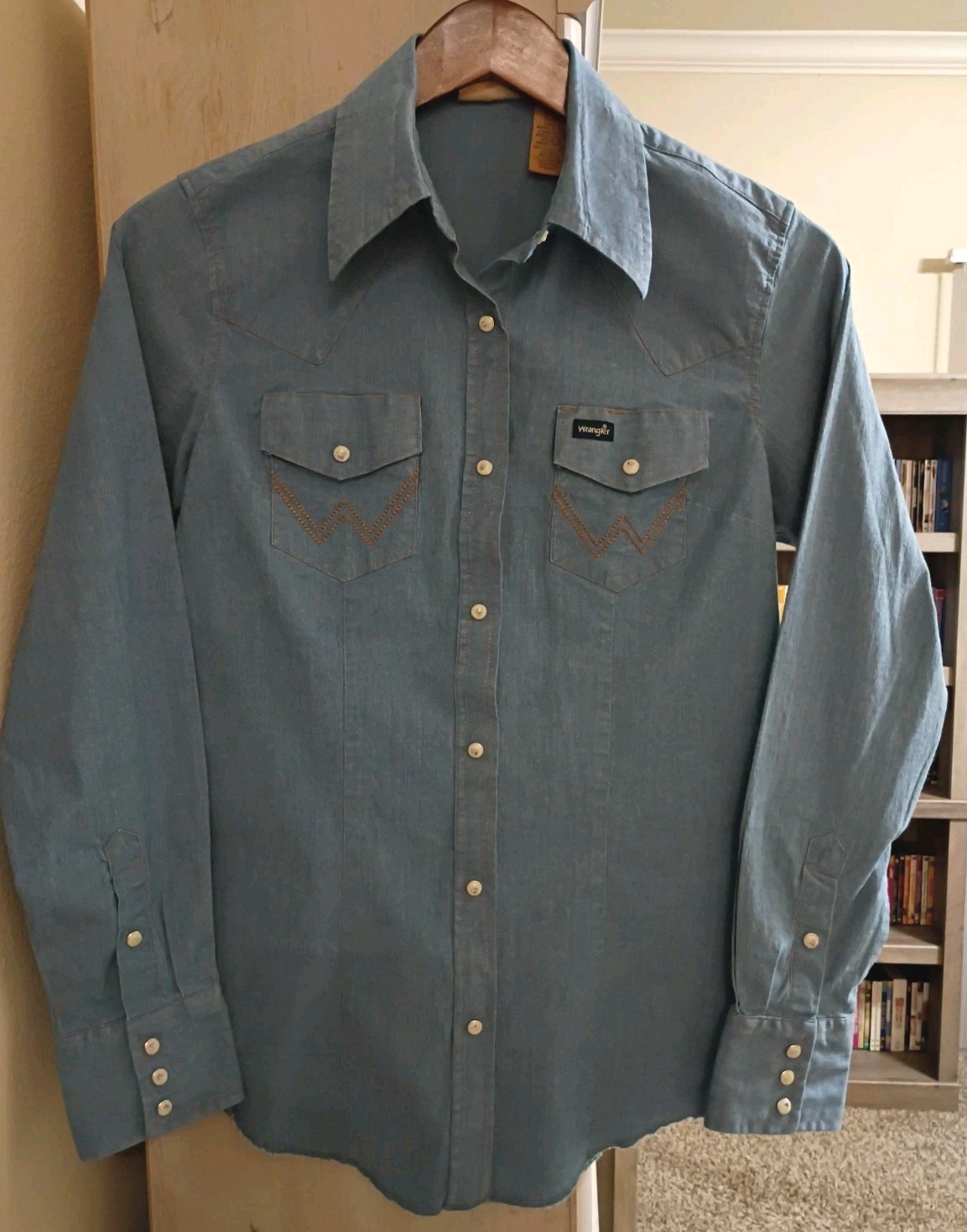 Vintage Wrangler Denim Pearl Snap Shirt~Custom Frayed Hem~Signature Pkts Size S