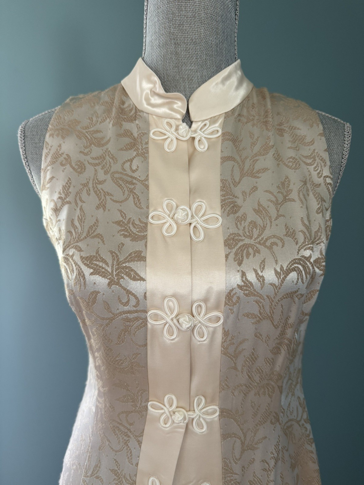Vintage Alchemy by Joo Mee Ivory Cheongsam EmbroideredDress & Pants Set Sz Small