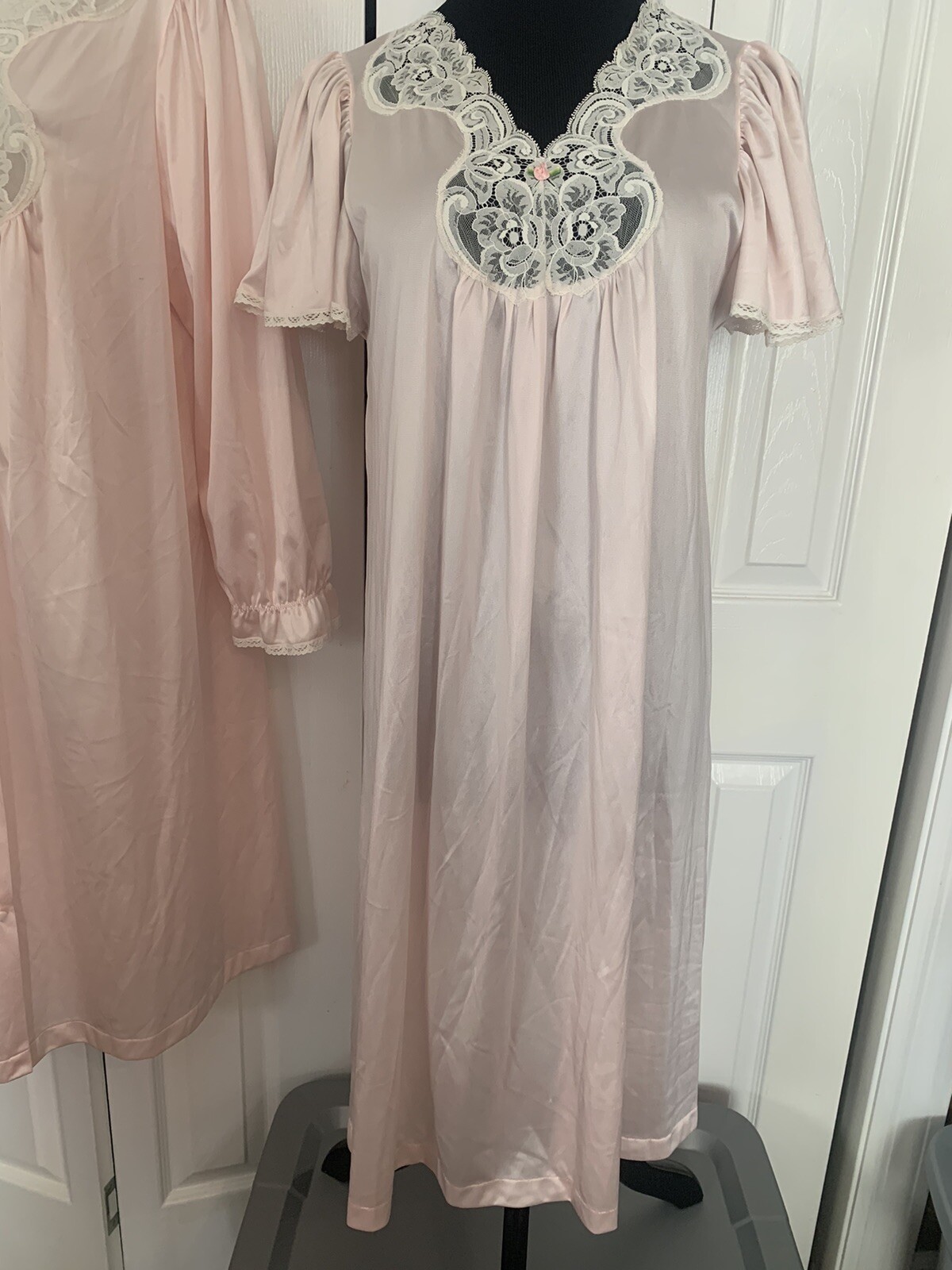 Vintage Vanity Fair Peignoir 2pc USA Nightgown Robe PINK Ladies Small Beautiful