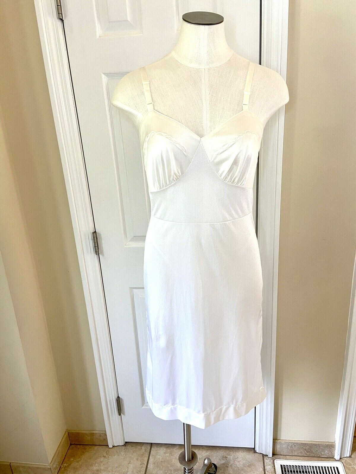 Vintage Vincent Form fit Nightgown Full Slip White Side Slits size 36