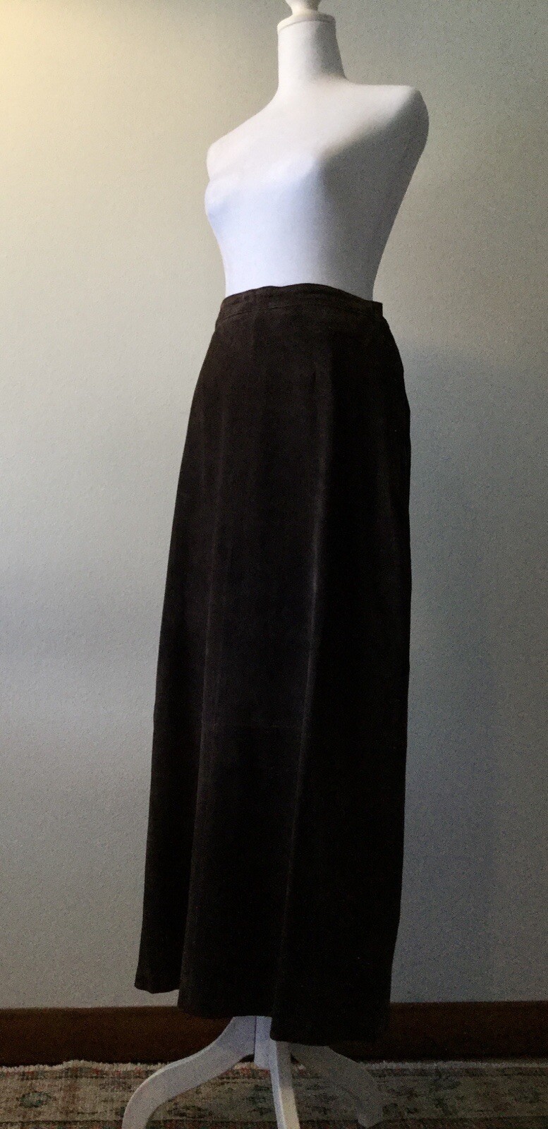 Vintage Deep Plum Purple Suede Midi Skirt by Dialog Size 6 1980’s 1990’s (076)