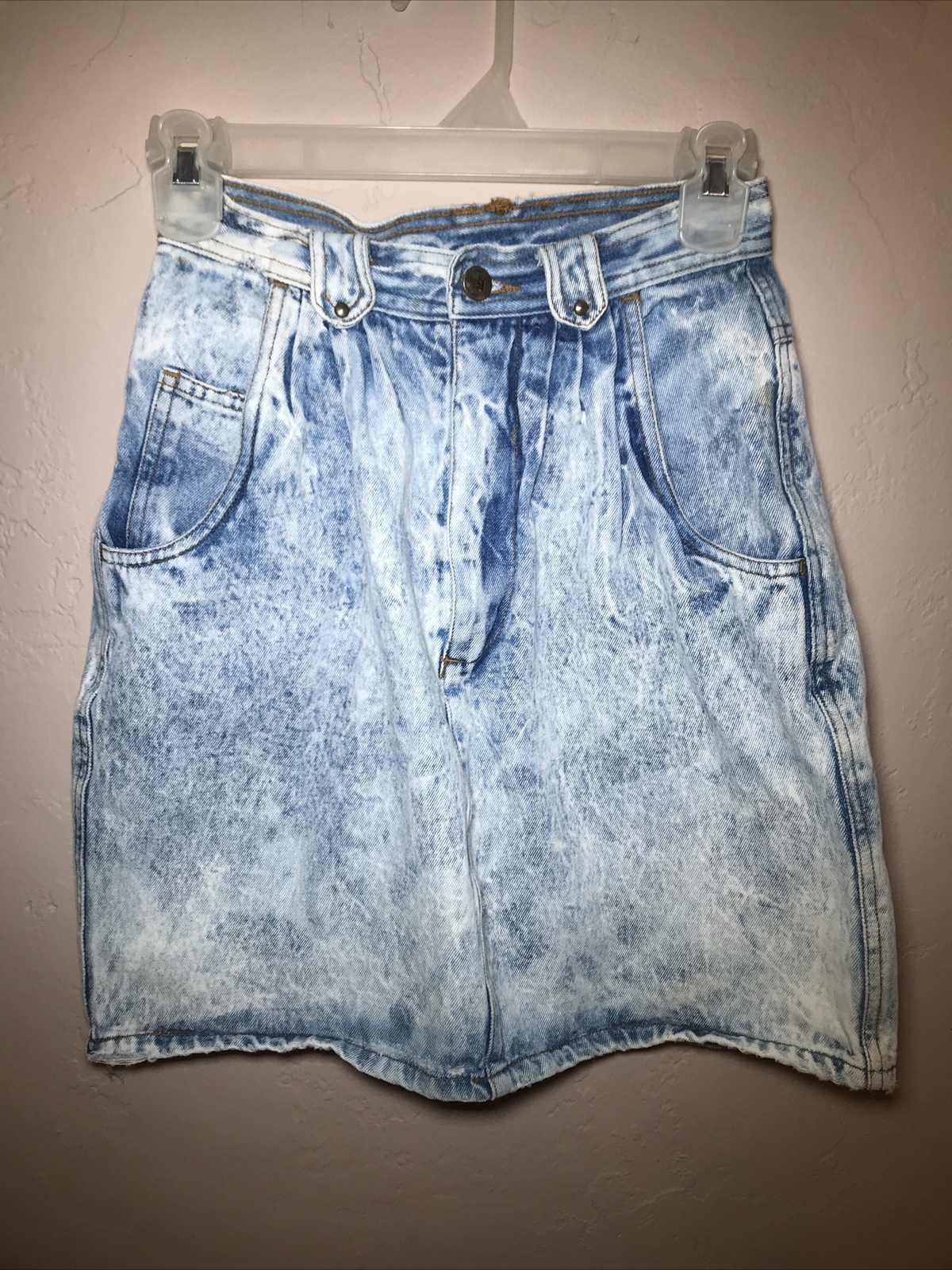 Super Rare Vintage 1980’s High waisted Denim Miniskirt Vintage acid wash Sz 5/6
