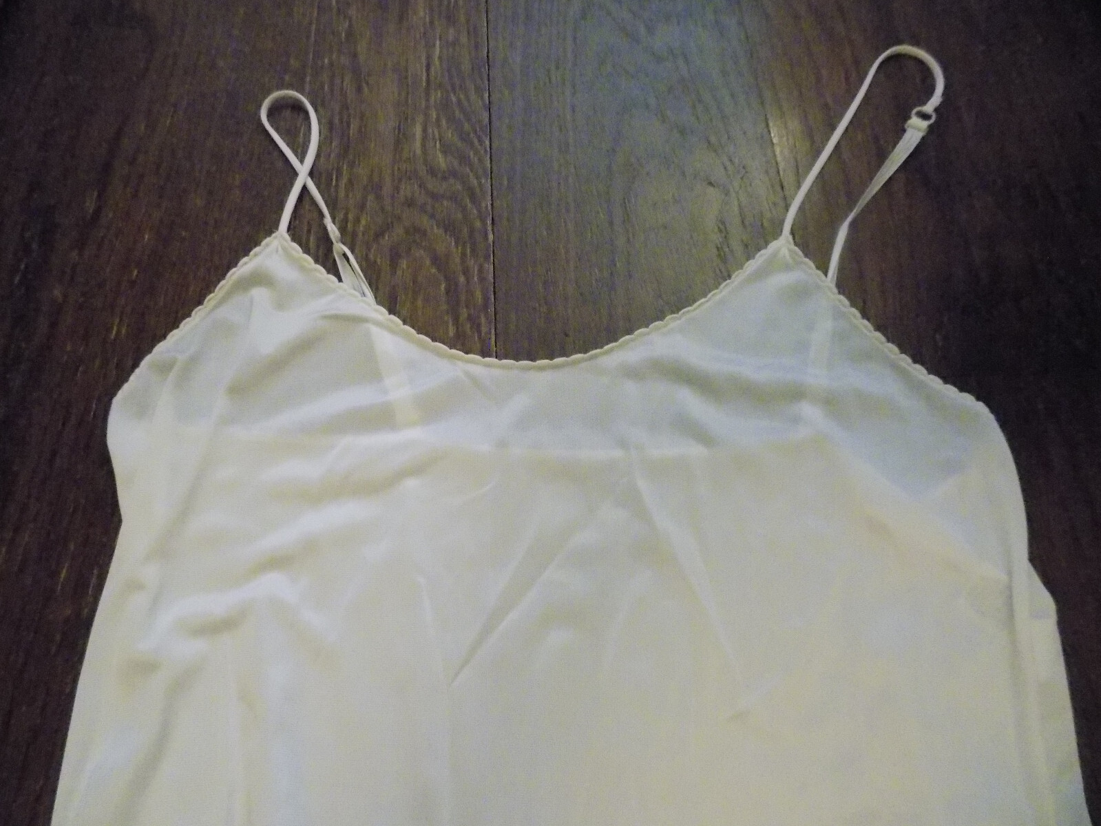 VANITY FAIR Vtg Long Ivory Slip Nightgown sz 34 32″-40″ length Scallop edge EUC