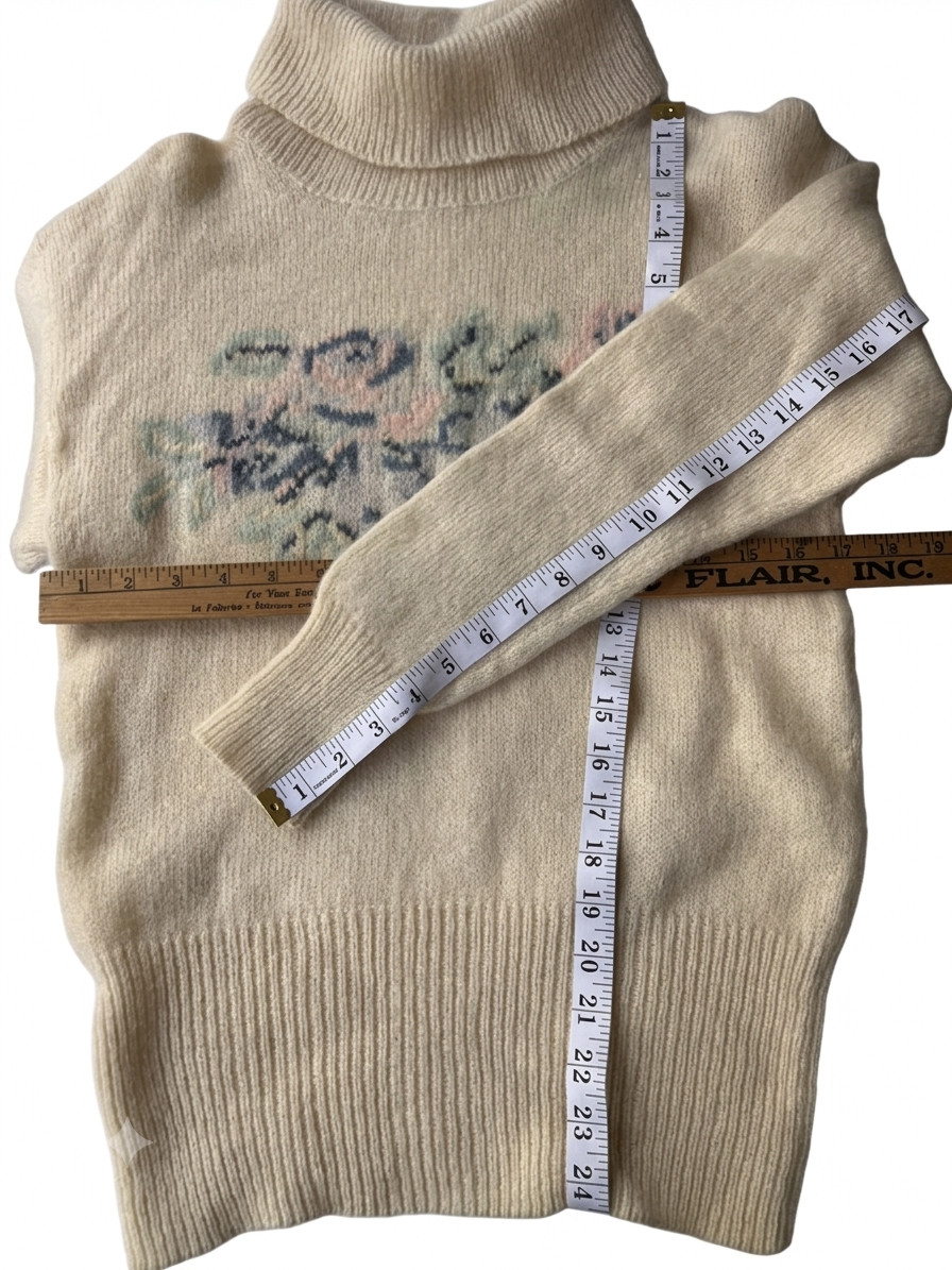 Vintage Grandma Turtleneck Sweater Floral 1980s 100% Shetland Wool