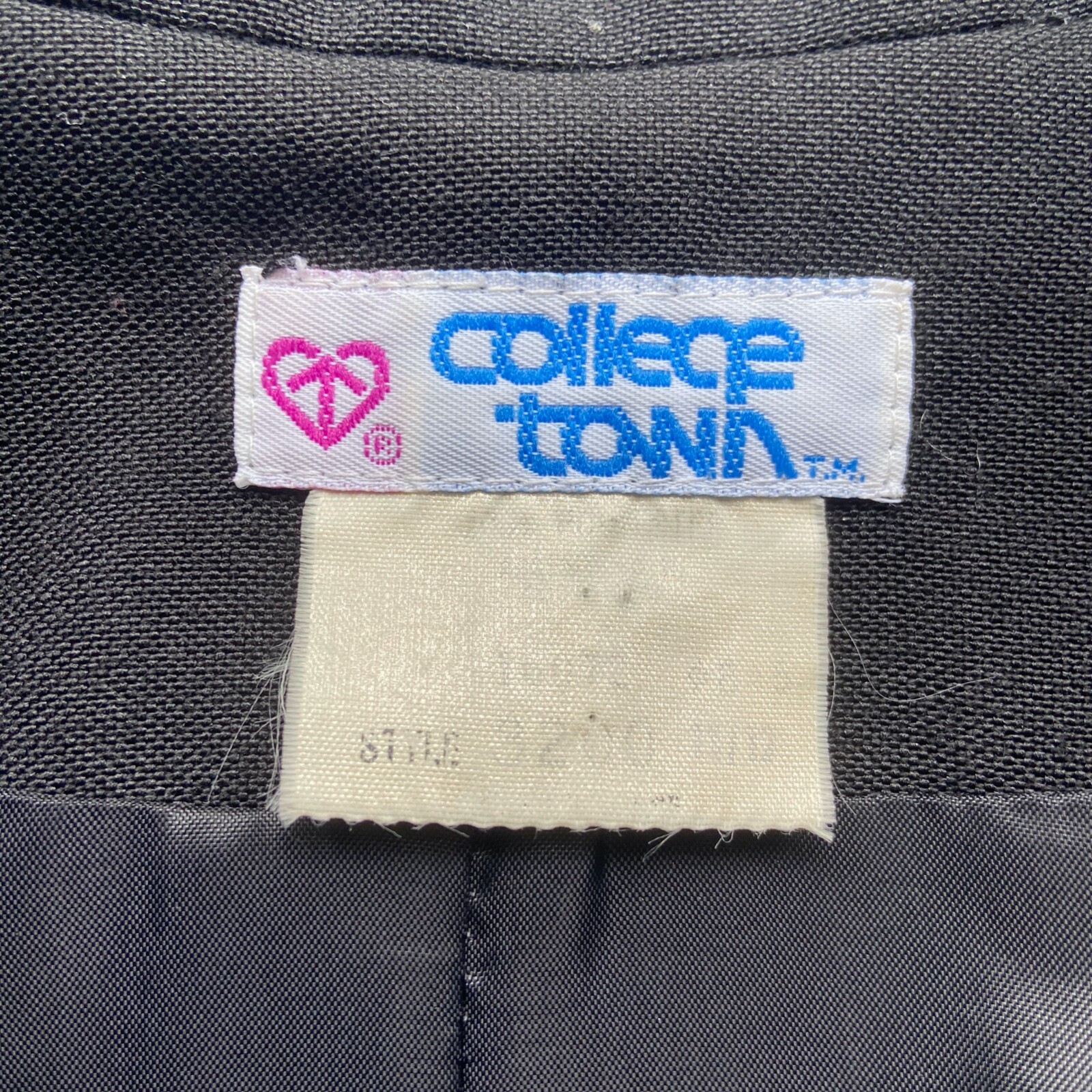 Vintage College Town Black Blazer Women’s Size 11/12 Style 3200 w/ Shoulder Pads