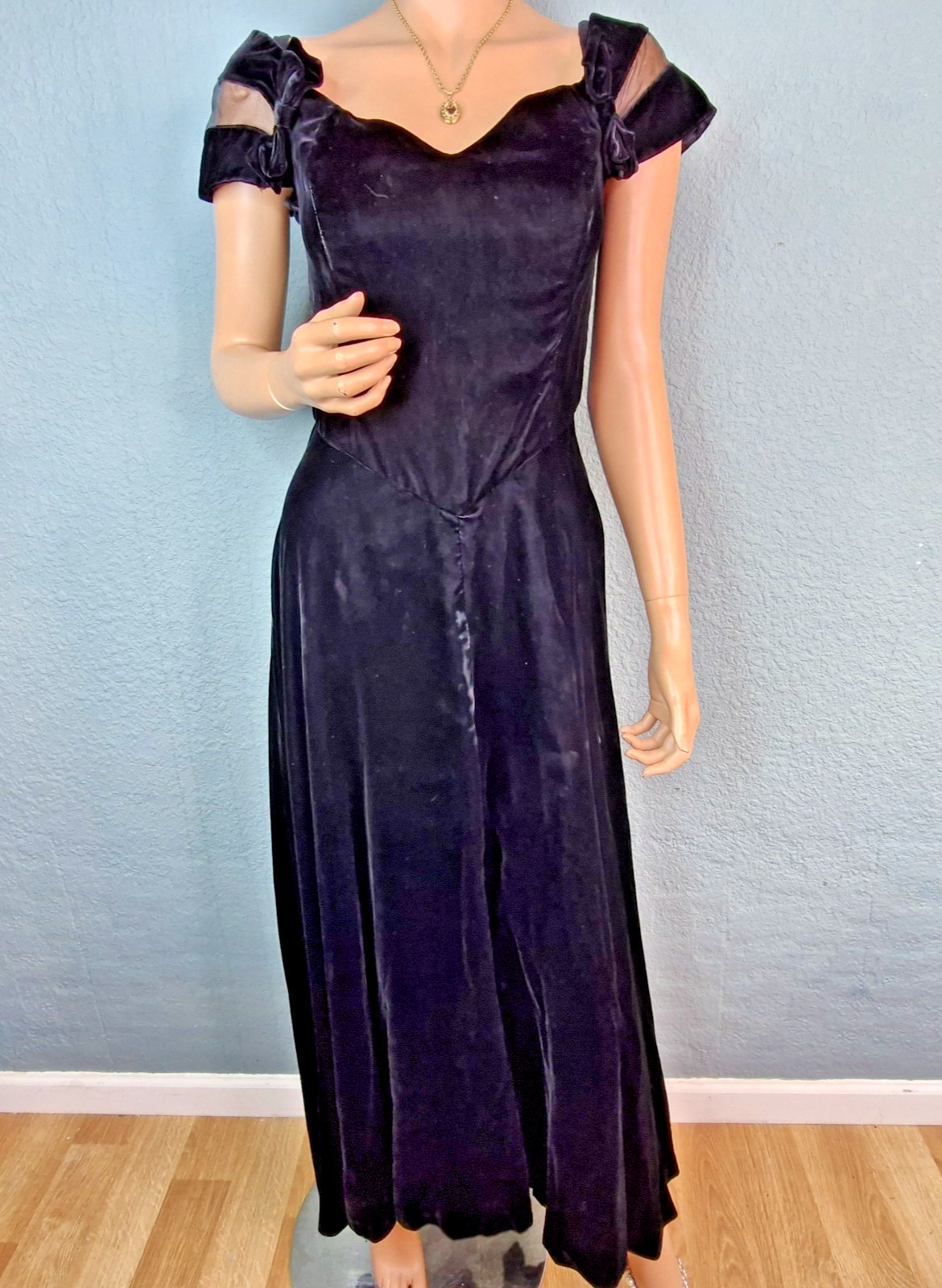 Vintage 90s Y2K Victoria’s Secret Moda Intl Black Velvet Gown Illusion 8/S