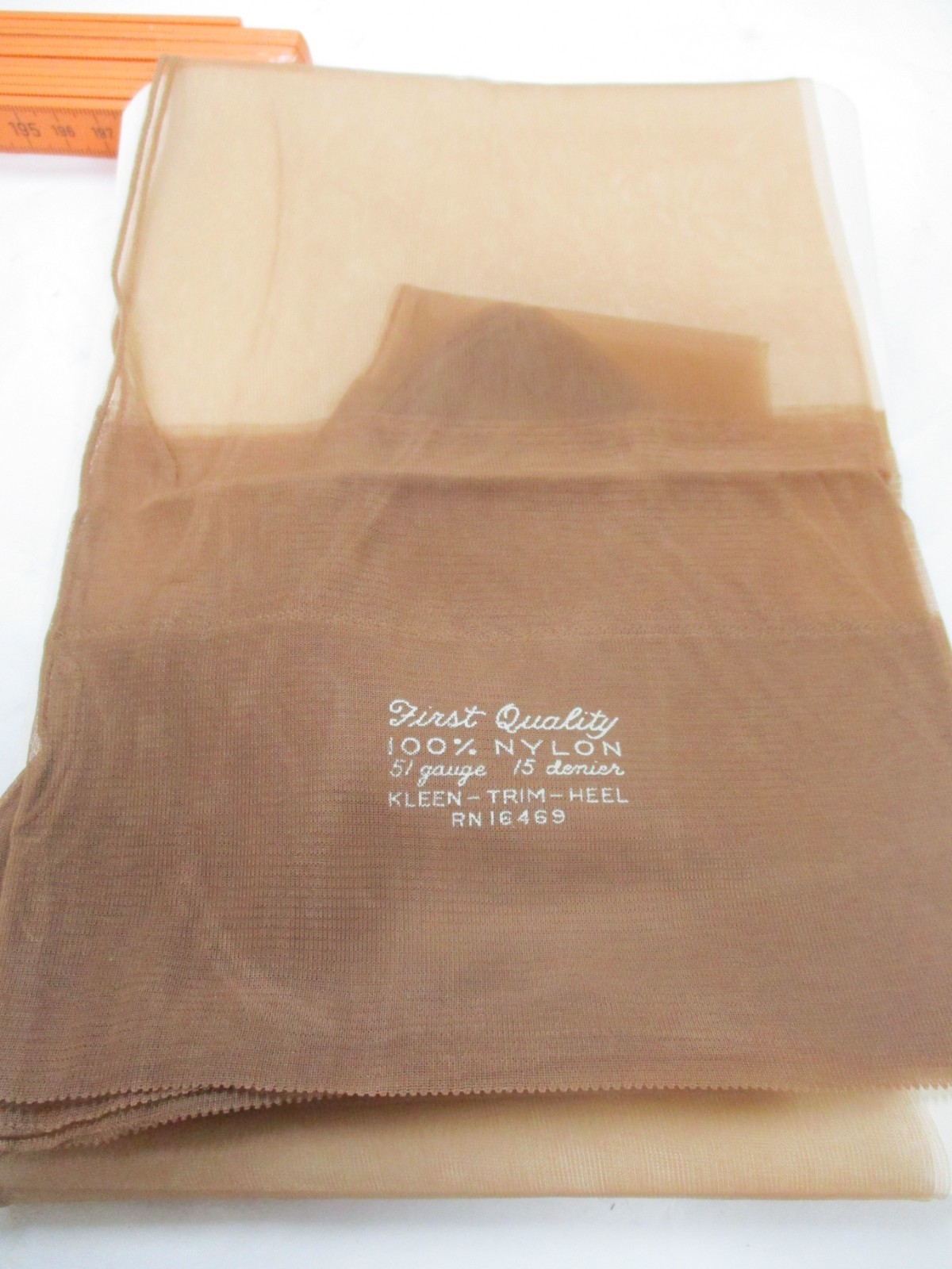 1PR VINTAGE UNBRAND SEAMED SHEER FULL FASHION NYLON STOCKINGS 10 1/2 MED BEIGE