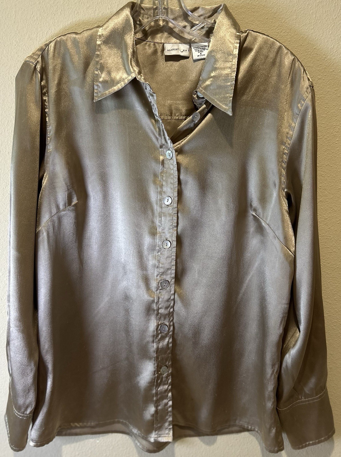 Newport News Vintage Silky Satin Gold Champagne Button Down Blouse 8 Mobwife 90s