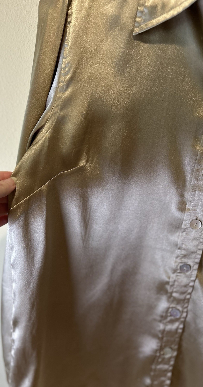 Newport News Vintage Silky Satin Gold Champagne Button Down Blouse 8 Mobwife 90s