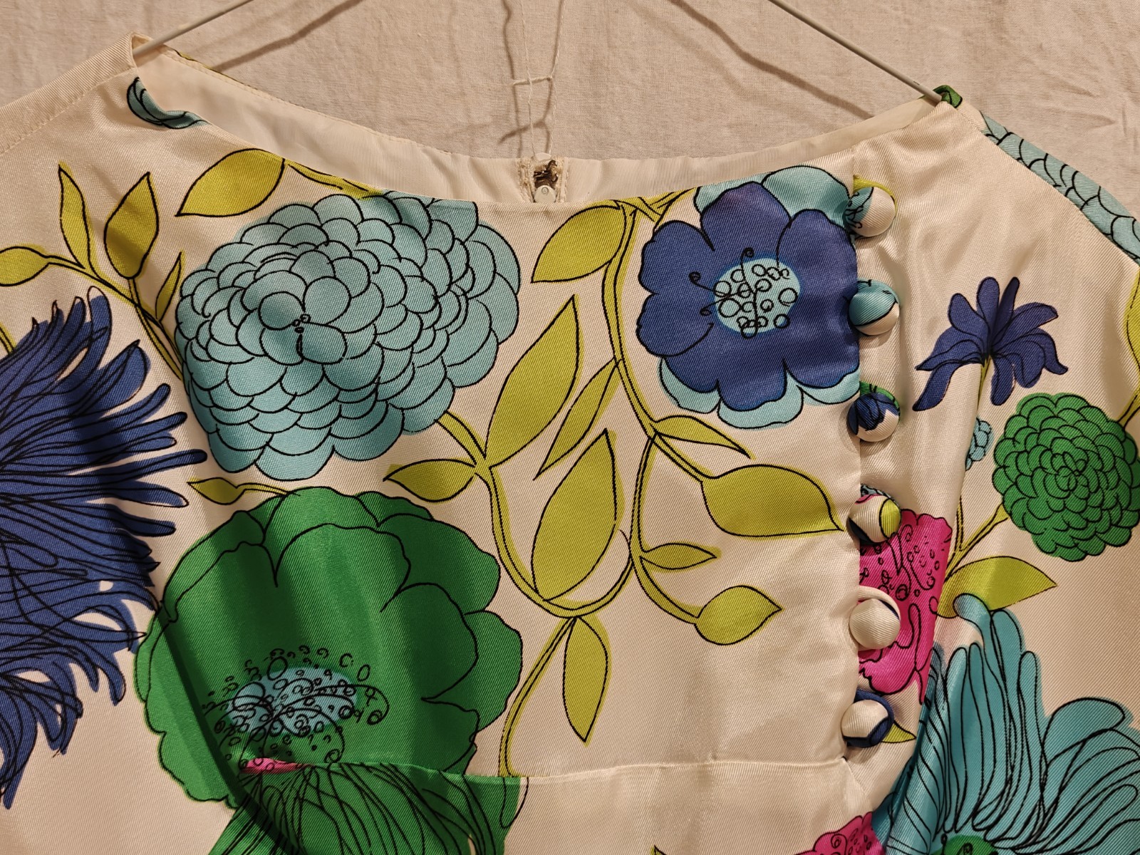 Fun Vintage Floral Jan Sue Satin Dress With Bold Pink And Blue Poppies