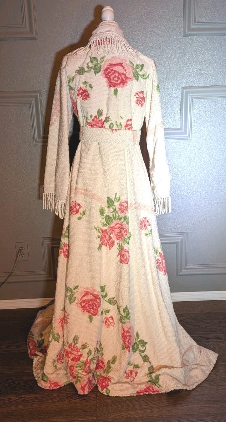 Vintage Chenille Bath Robe Long Housecoat Dressing Gown Glamorous 40s 50s