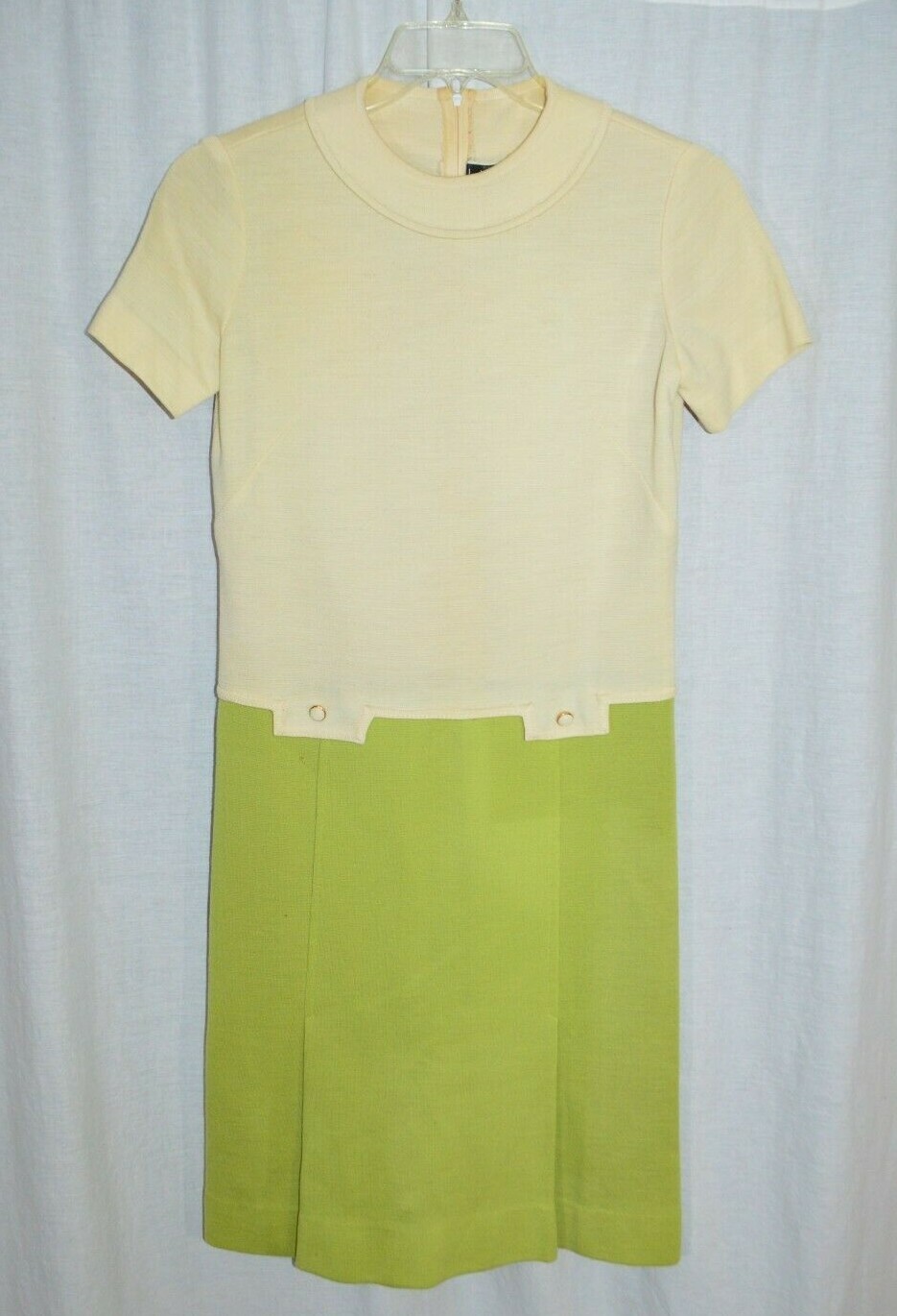 1960’s Mod Secretary Green Beige 100% Wool 2 Piece Dress Suit Modern Day Medium