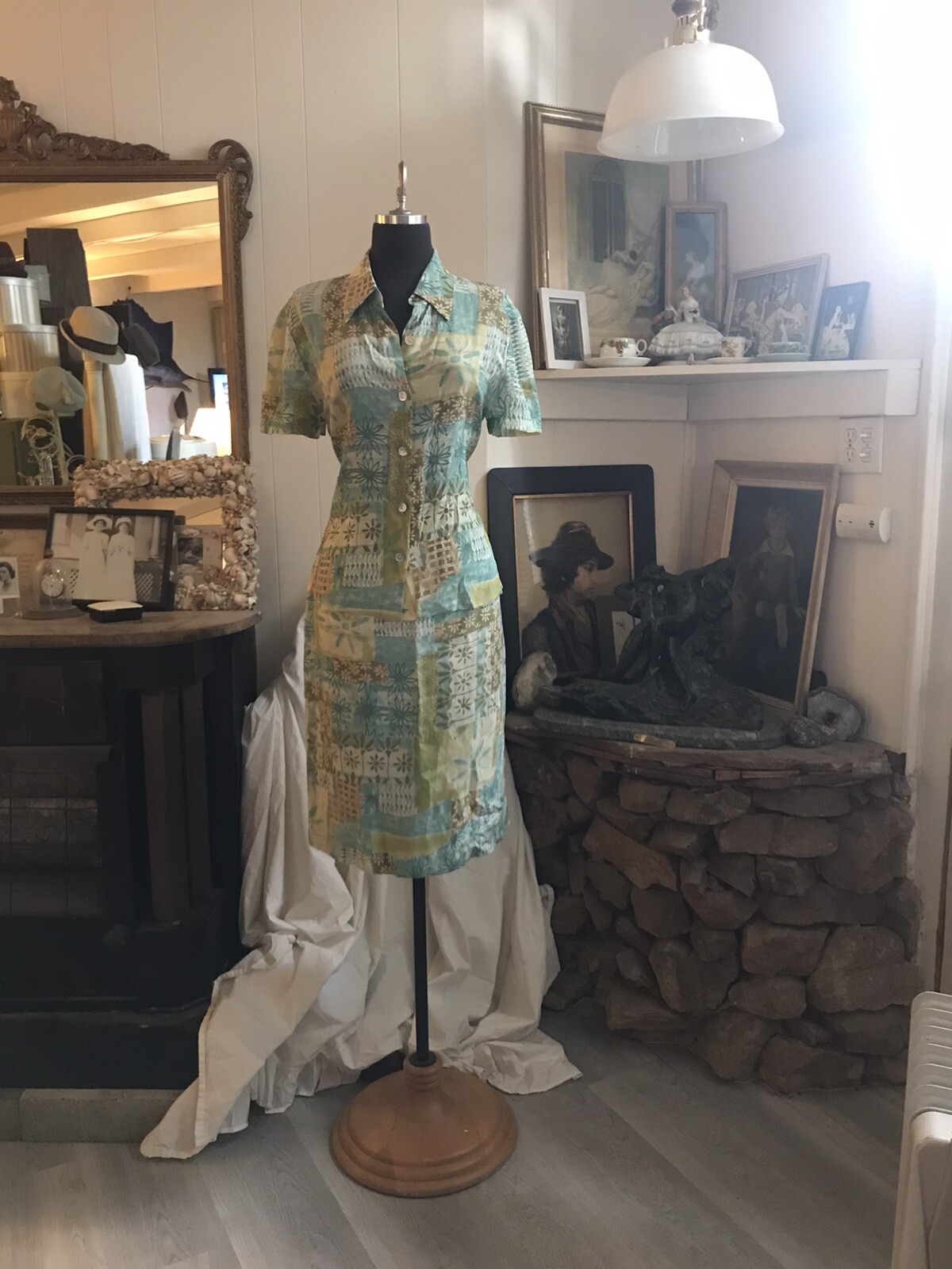Vintage Silk Maggie London Shirt and Skirt outfit, Tiki, size 8