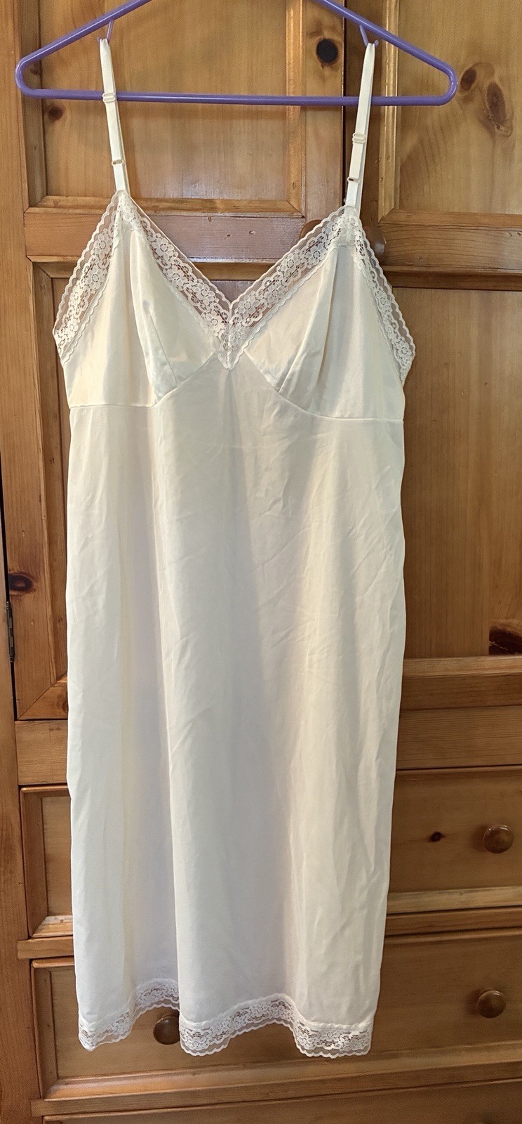 Vanity Fair Ivory Full Slip 38 /44 24” Style 10-103 Nylon Lace Trim