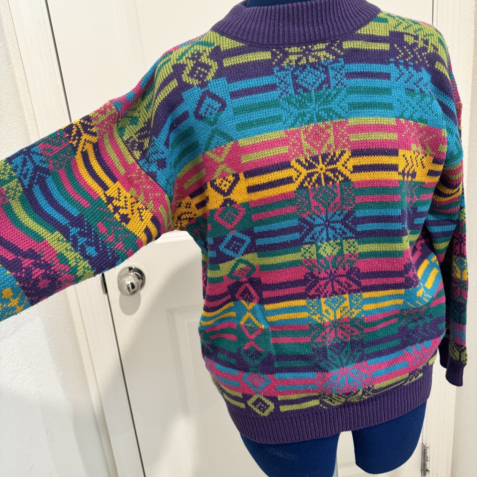 Women’s Vtg Retro Pull Over Sweater Size Medium 80s 90s Colorful Retro Rainbow
