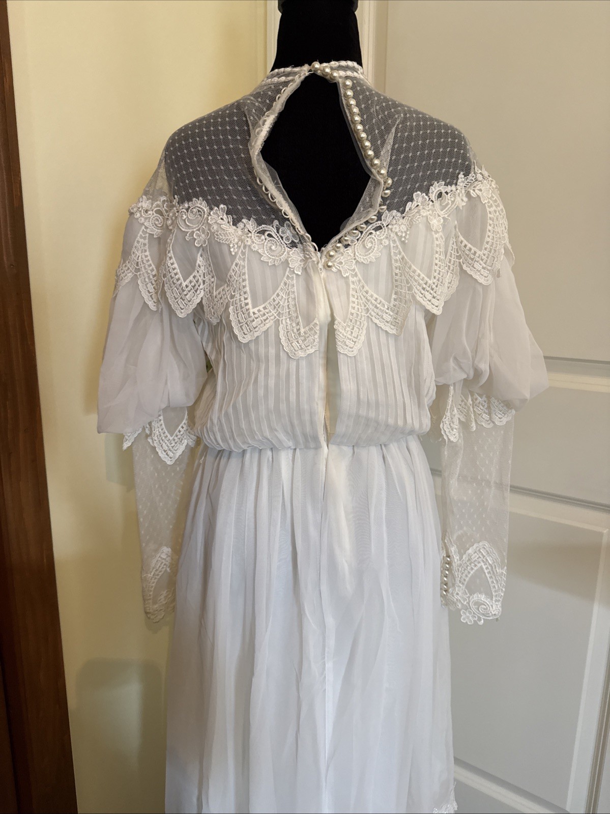 Alfred Angelo Vintage 1970’s Victorian Revival Prairie Chic Lace Wedding Dress S