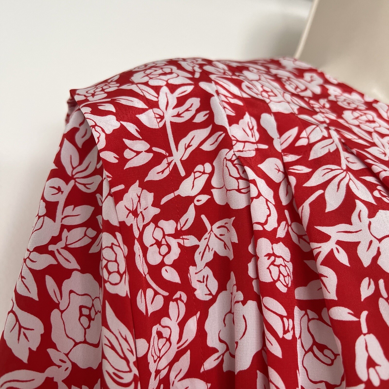 Vintage 80s Dress Sz 8 by Hana Sung Floral Red Color Padded Shoulders Classy