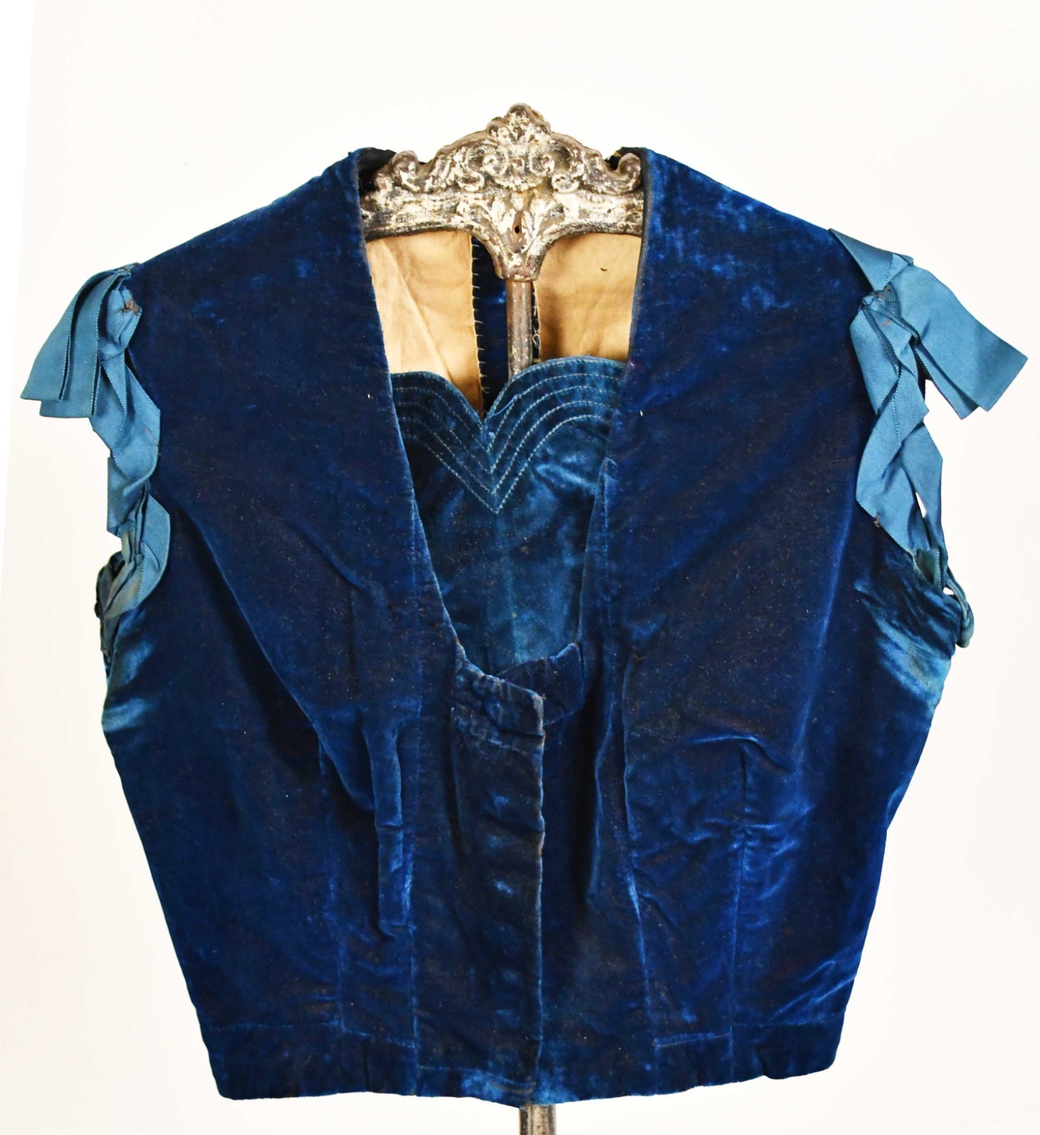VICTORIAN BLUE VELVET VISITING DRESS, 1895