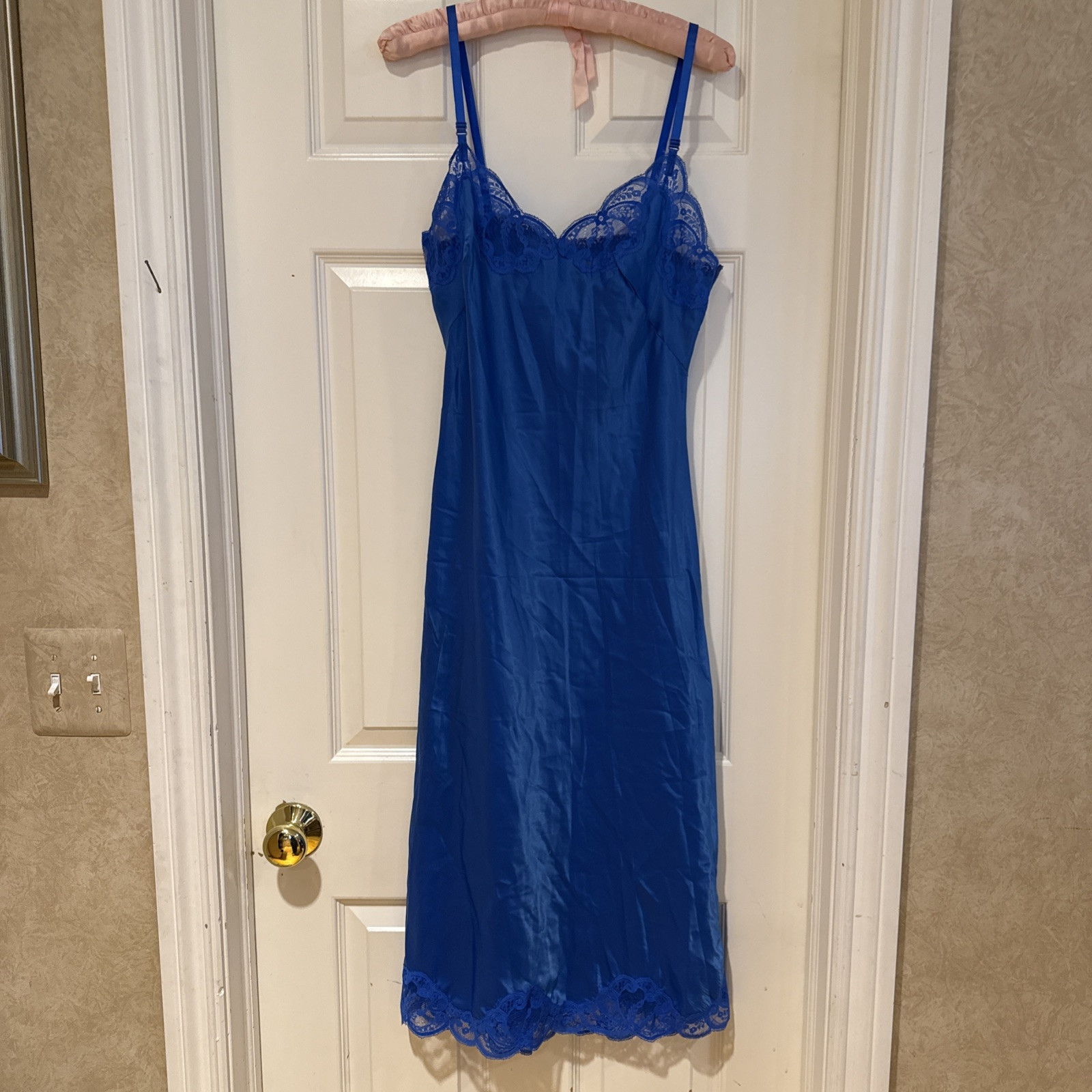 Wonder Maid Bright Blue Lace Full Slip Nylon Rayon Polyester Vintage USA Size 34