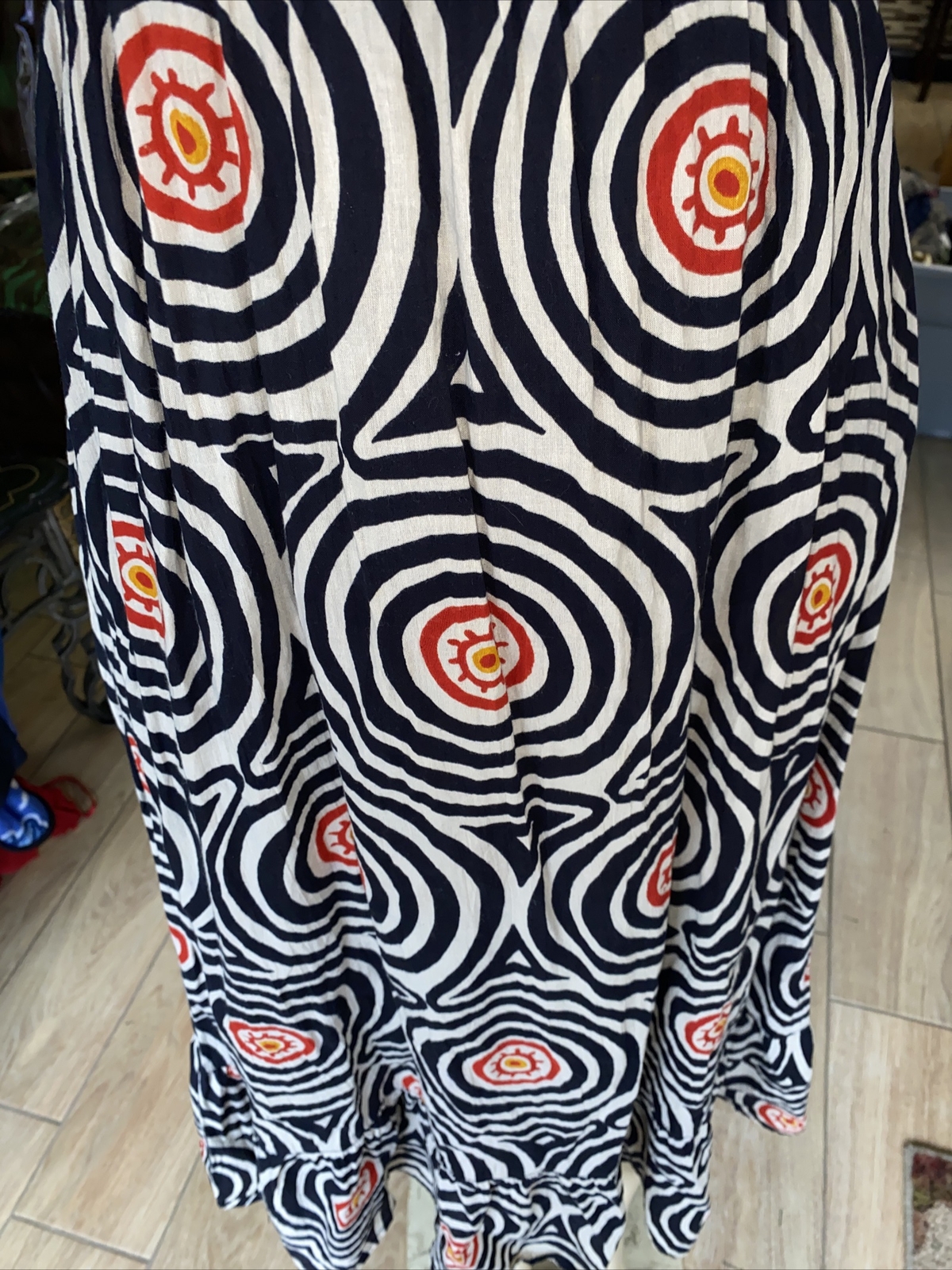 VTG PSYCHEDELIC B/W SWIRLS EMPIRE ELASTIC WAIST JEWELS NECKLINE DRESS M ngg