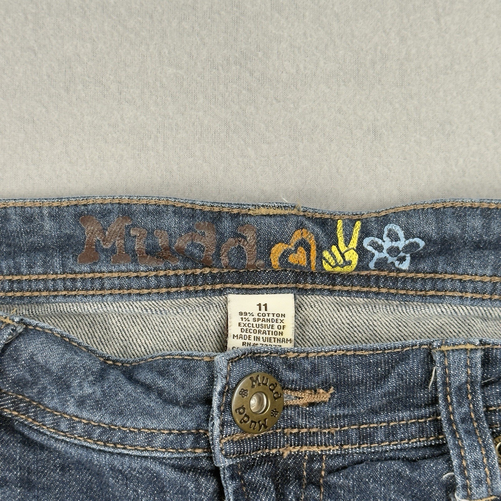 MUDD Low Rise Capri Jeans Pants Crop Size 11 (32W x 17L) Boho Vintage Y2K 90’s