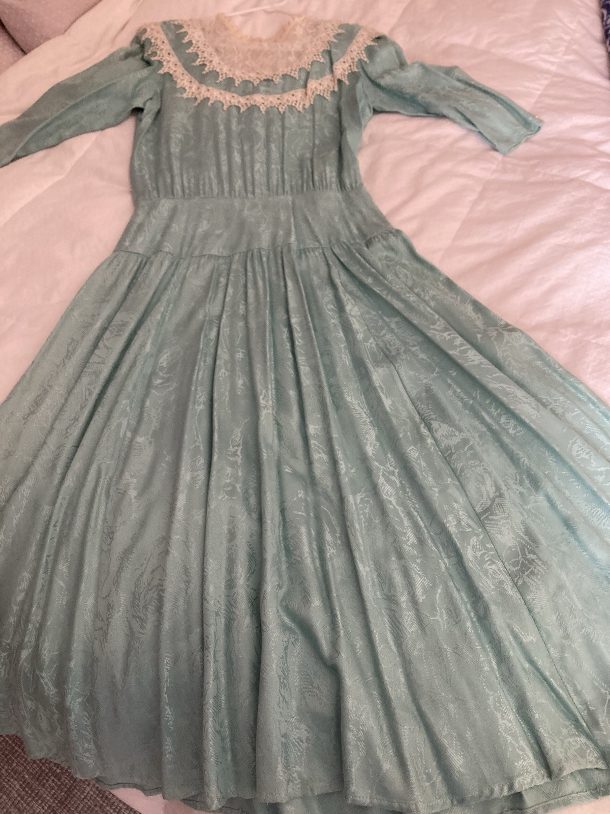 JSJ Vintage Aqua Jacquard/Brocade Dress With Lace & Pearls Size 7/8 Made In USA