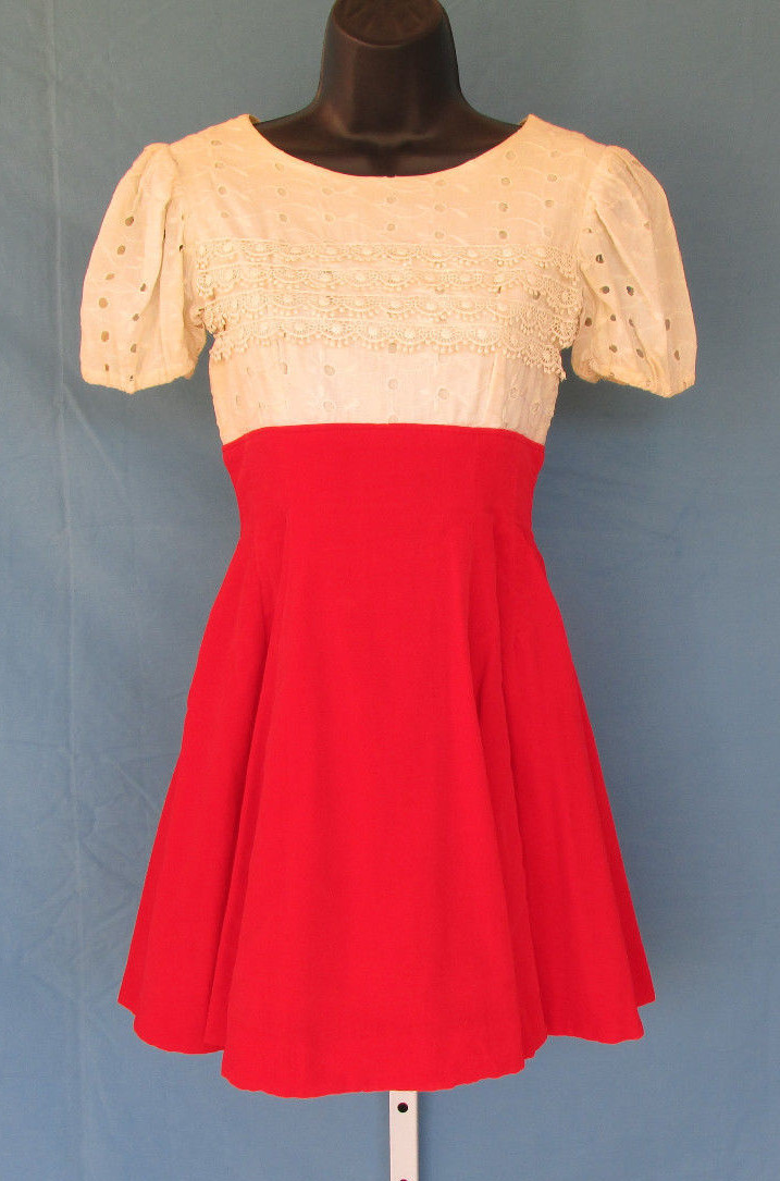 VINTAGE 1950s 60s YOUNG VIEWPOINT DRESS CREAM RED VELVET LACE EMBROIDERY CUTOUTS