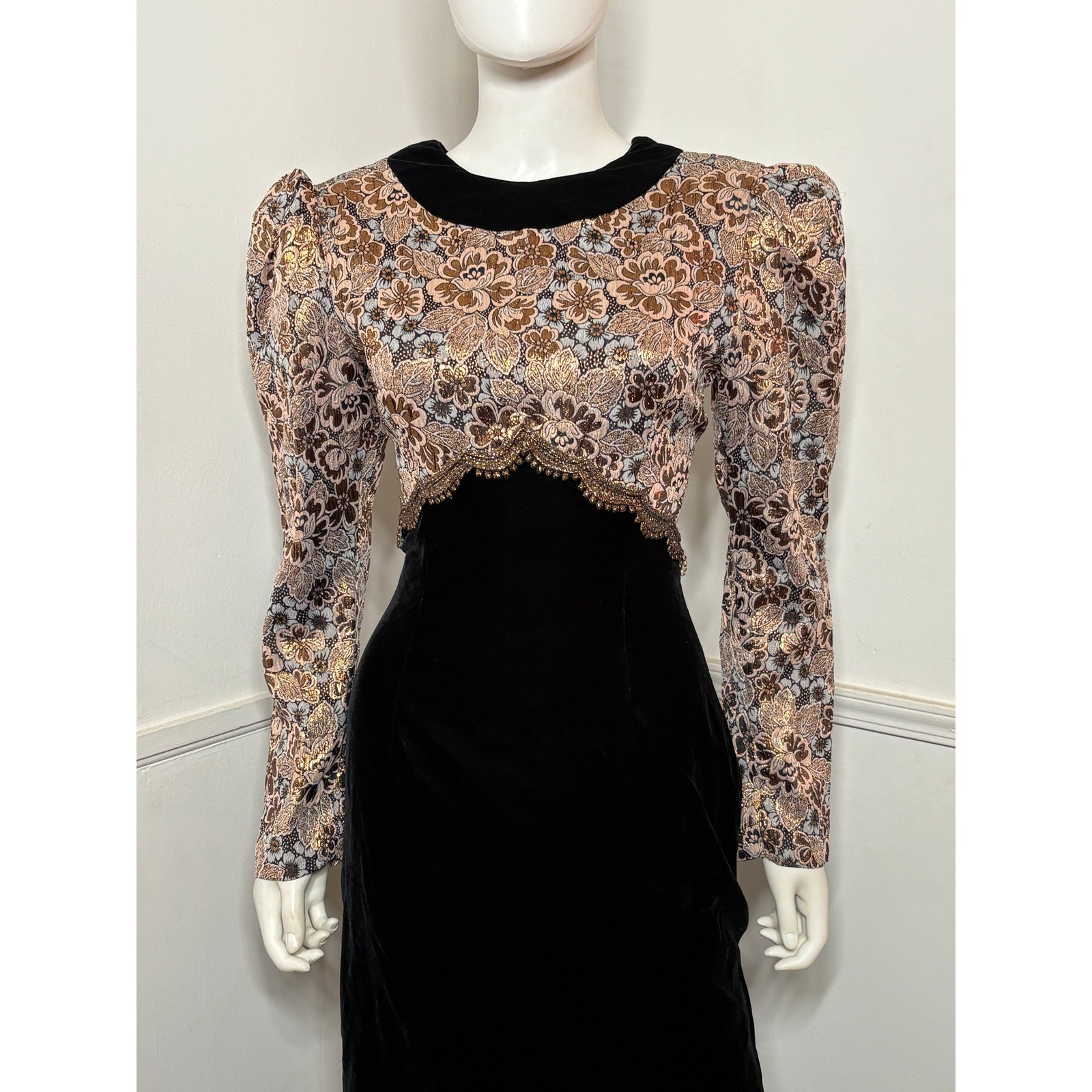 Medium 1990s Vintage Velvet and Brocade Evening Gown by Jessica McClintock