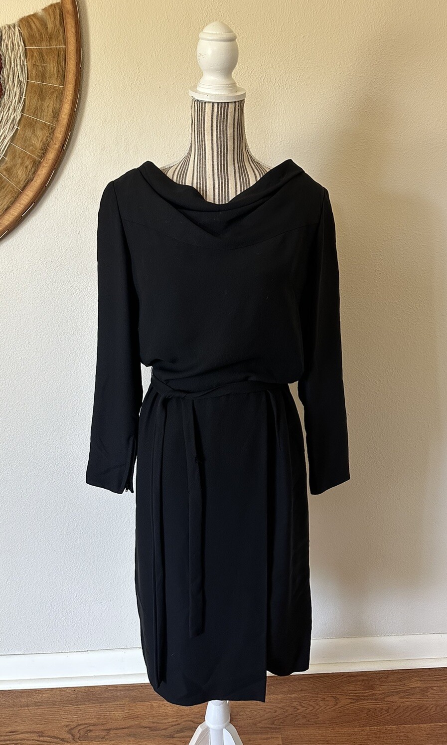 Vintage 50s Carlye Black Wiggle Dress Pinup Girl Woman’s Small