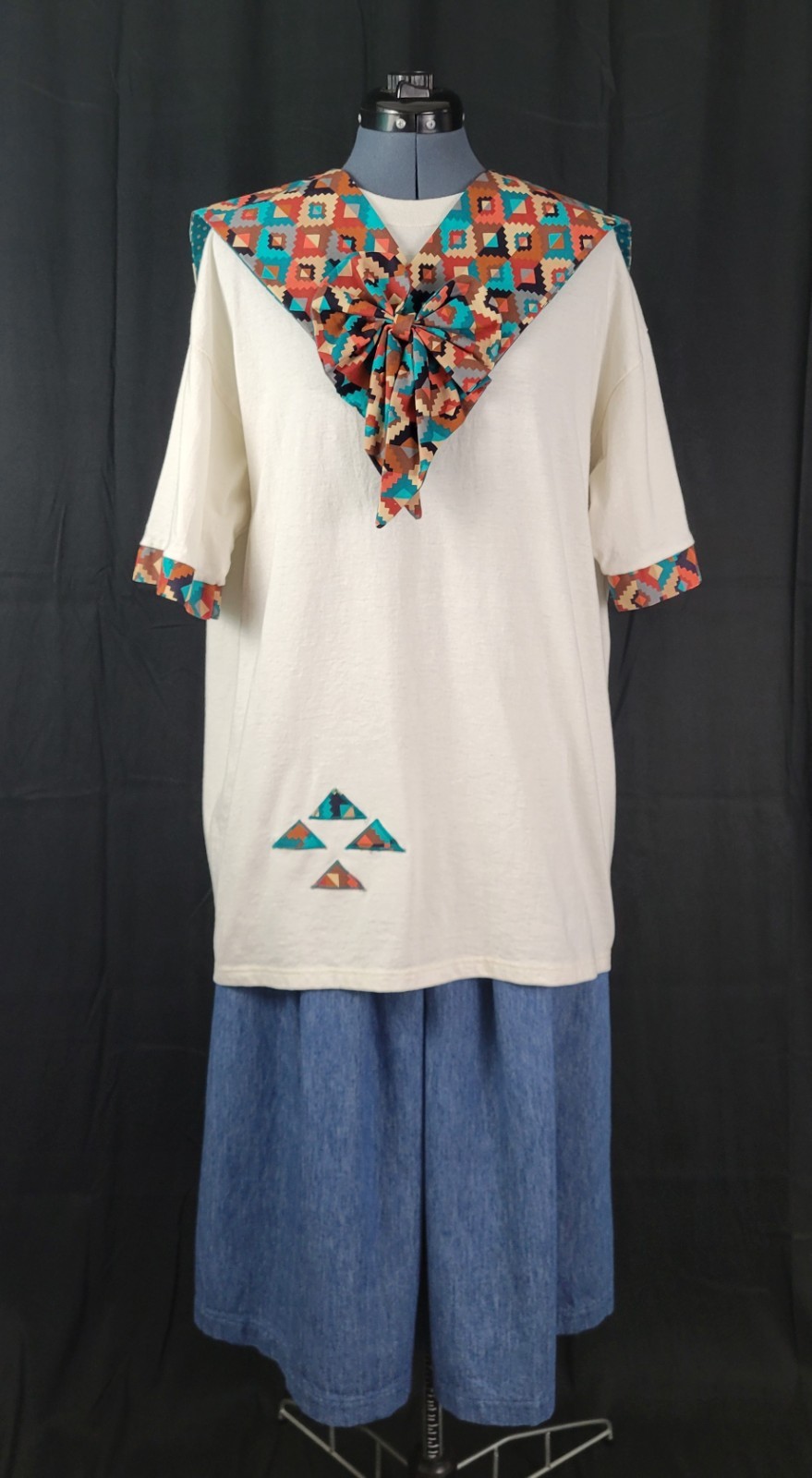 Vintage Embellished Jerzees Tee w Brown/Rust/Teal/Tan Southwest Accents Size XL