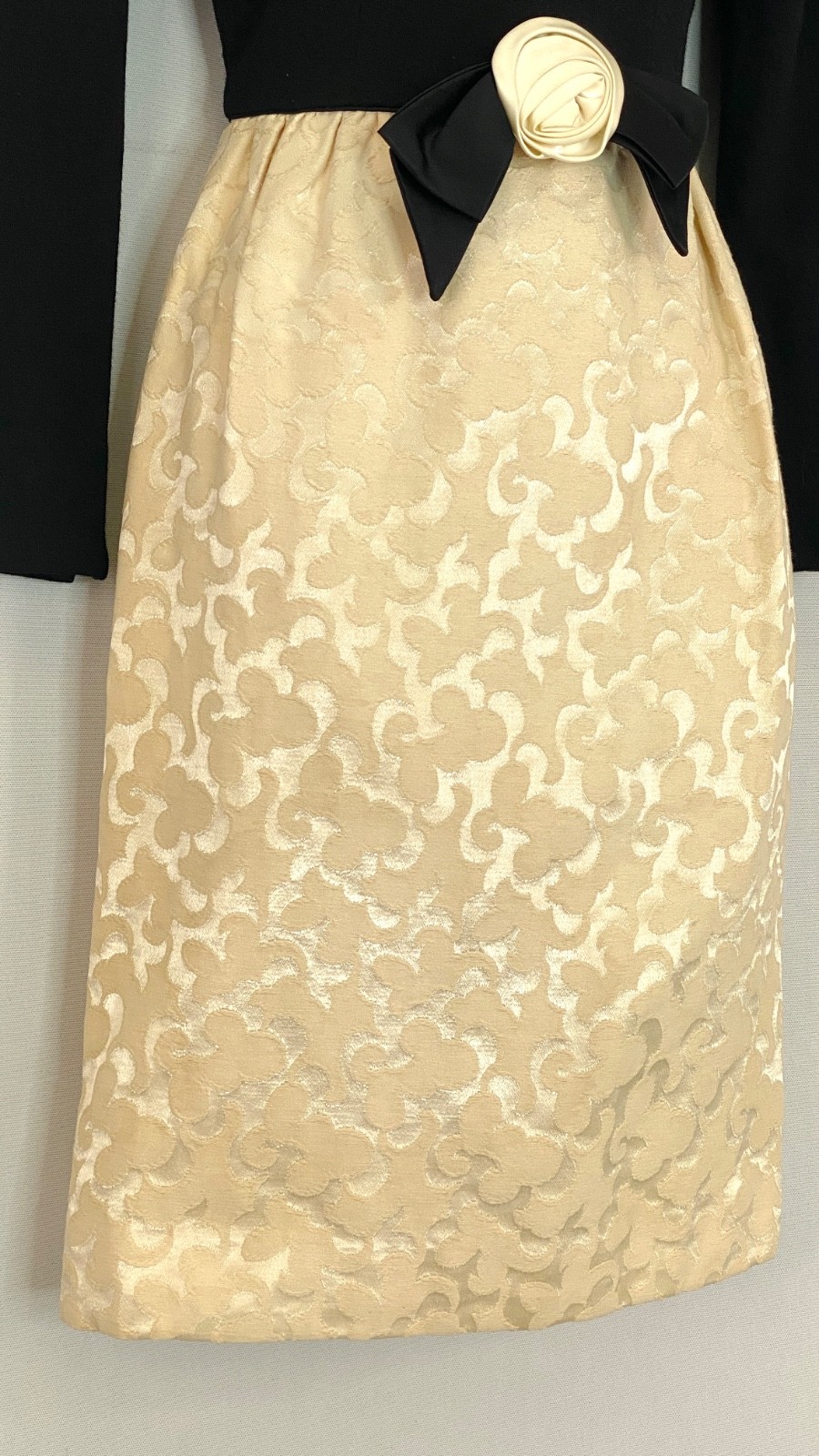 Vintage 1950s black white formal dress XS ivory knee long sleeve wool rosette