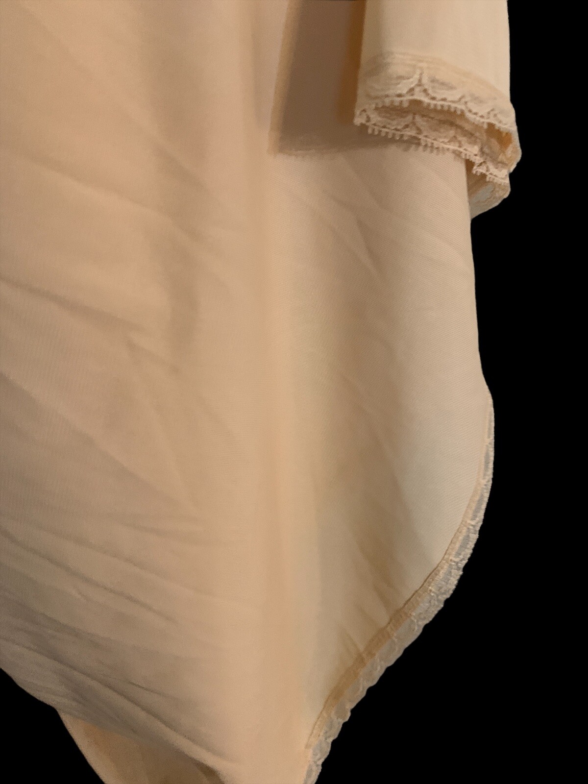 1980’s Vanity Fair Tricot Nylon Nude Full Slip Siez 34 Made USA New