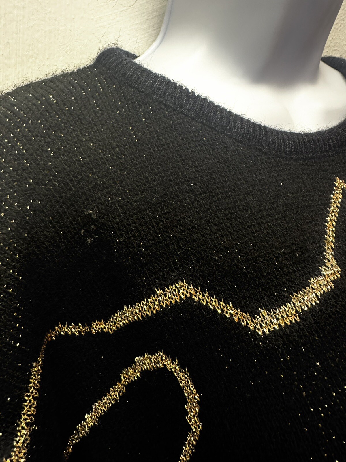 VTG 80s Kate Collins Black and Metallic Gold Knit Pullover Sweater M 46″ Bust