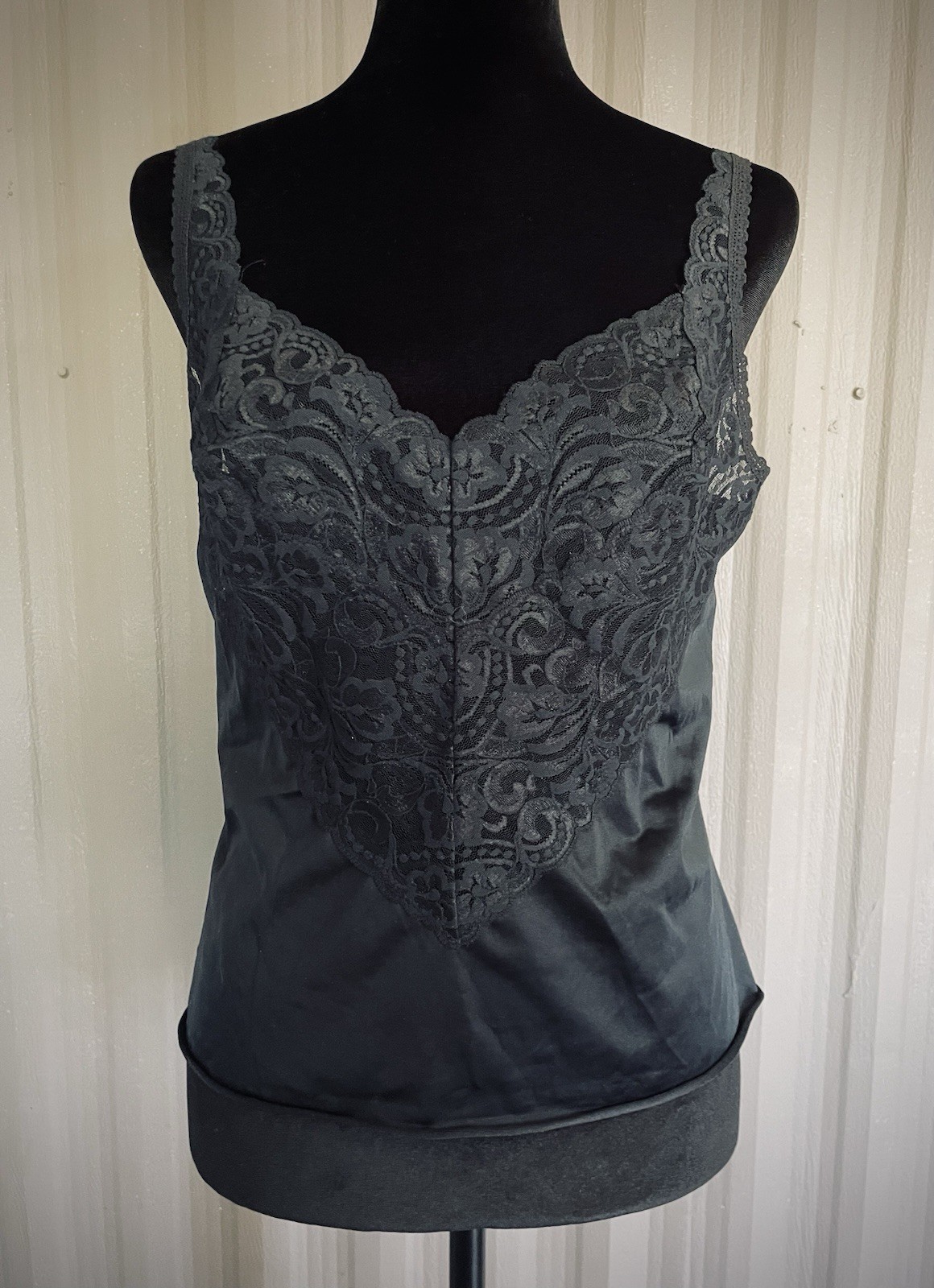 Vanity Fair VTG Black Camisole Women’s 38 Lace Half Slip Cami Top Lingerie USA