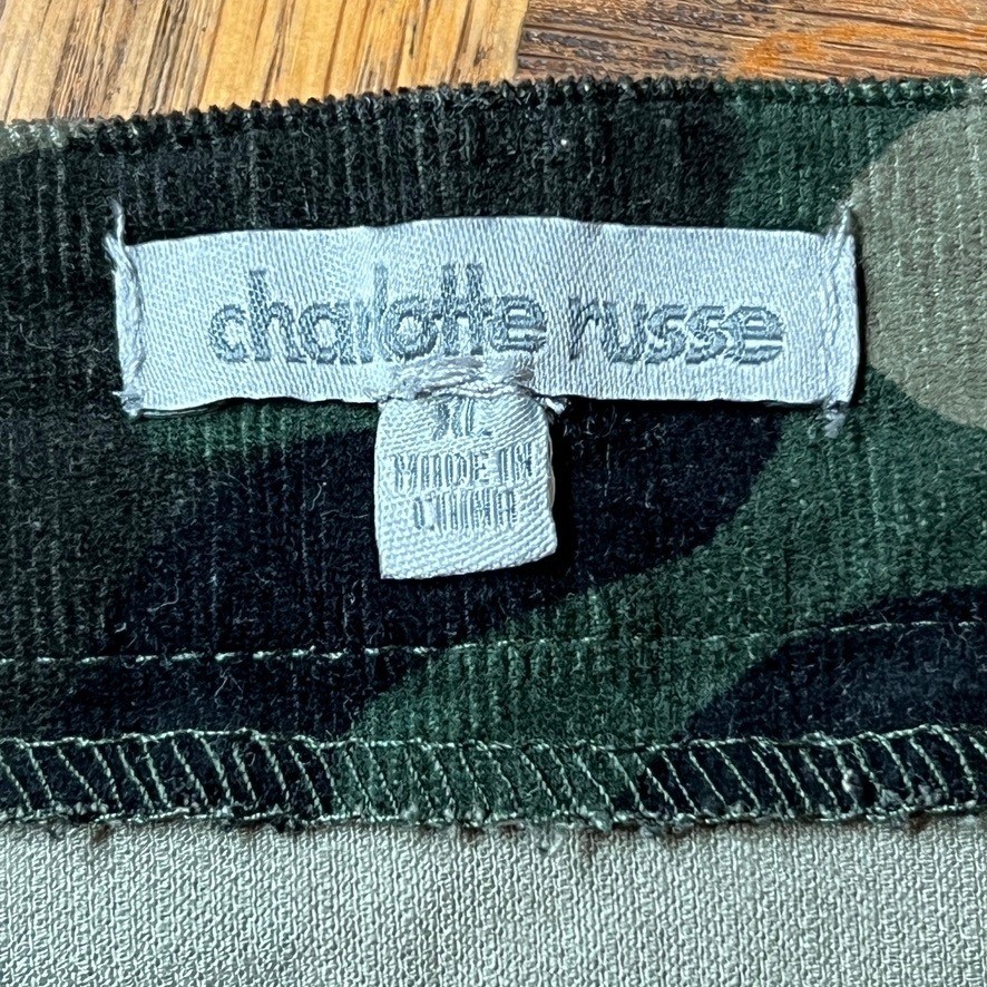 True Vintage Y2K Miniskirt – 2005 Camo Corduroy XL Full Zip – Vintage Grunge