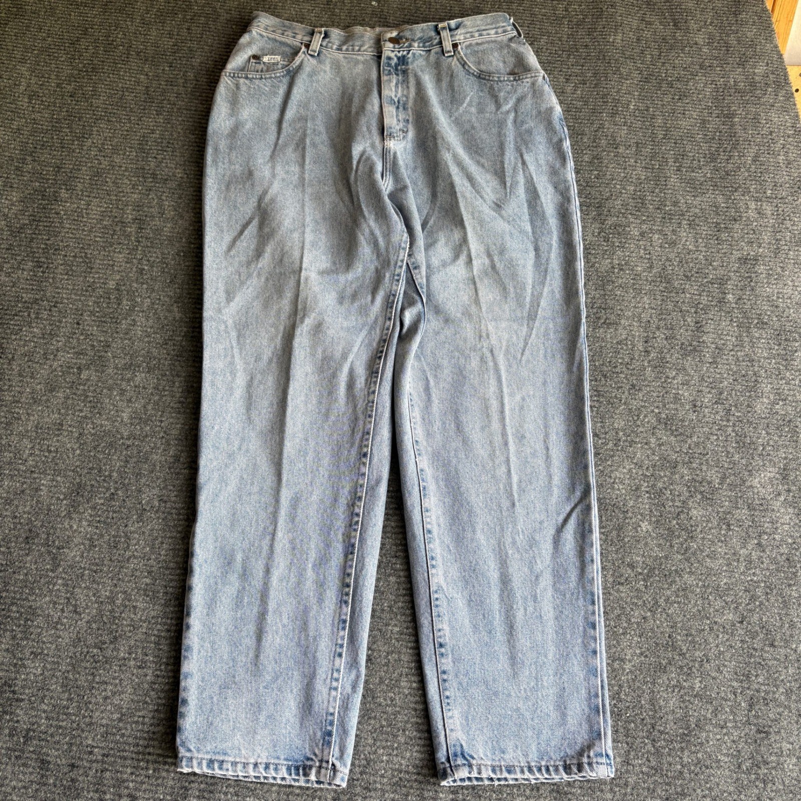 Lee Vintage 90s High Rise Relaxed Tapered Leg Light Wash Blue Denim Jeans