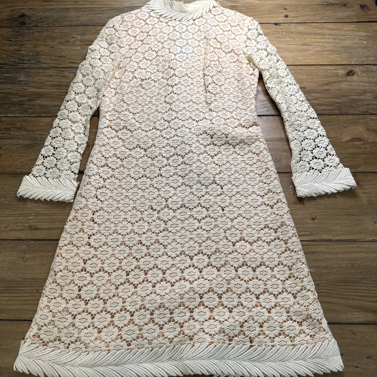 Vtg 60s ILGWU Union Made Ivory Guipure Lace Shift Dress Mock Neck Mod Bridal