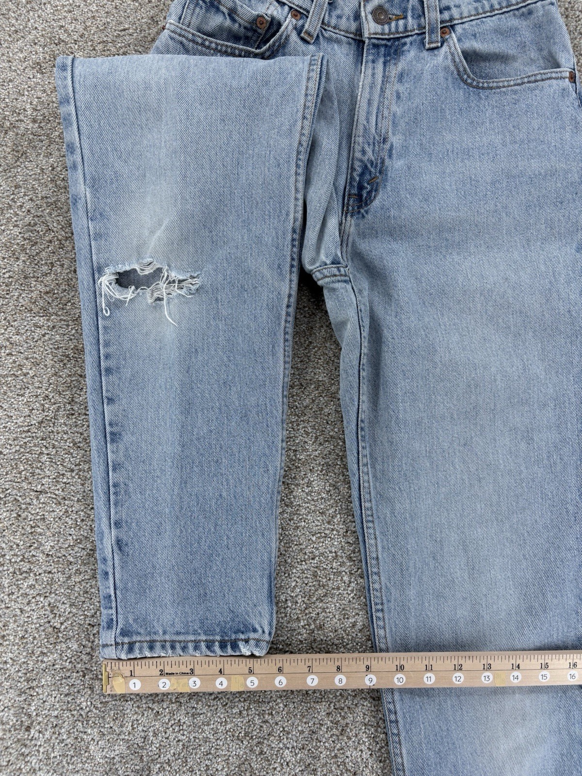 Vintage ’96 Levi’s 521 Tapered Fit Jeans Women’s 8 (26×29) Blue Distressed USA