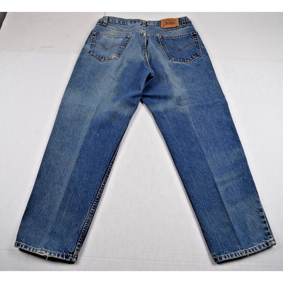 Vintage Levi’s 550 Jeans 36 x 30 Y2K Classic Blue Soft Thigh Fade Made USA 2002