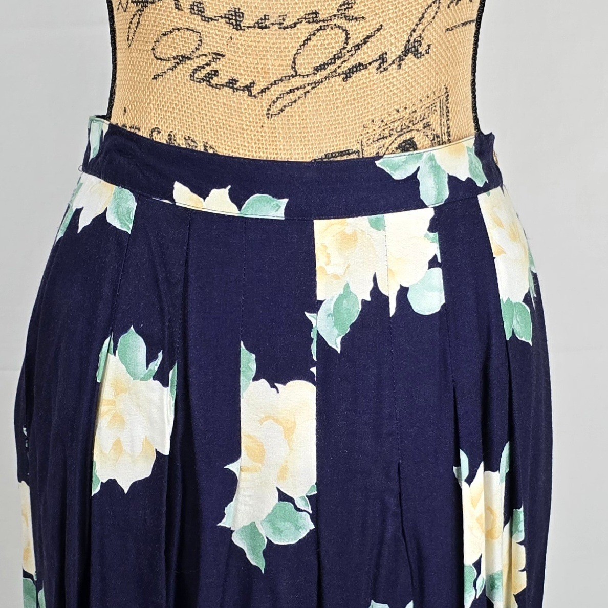 Vintage Leslie Fay Floral Midi Skirt Navy Blue Yellow Rayon Petite 12 USA Made