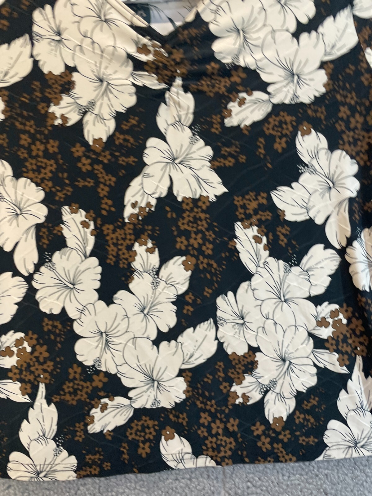Claudia Richard Stretch Top Black Floral Print, V Neck, XL
