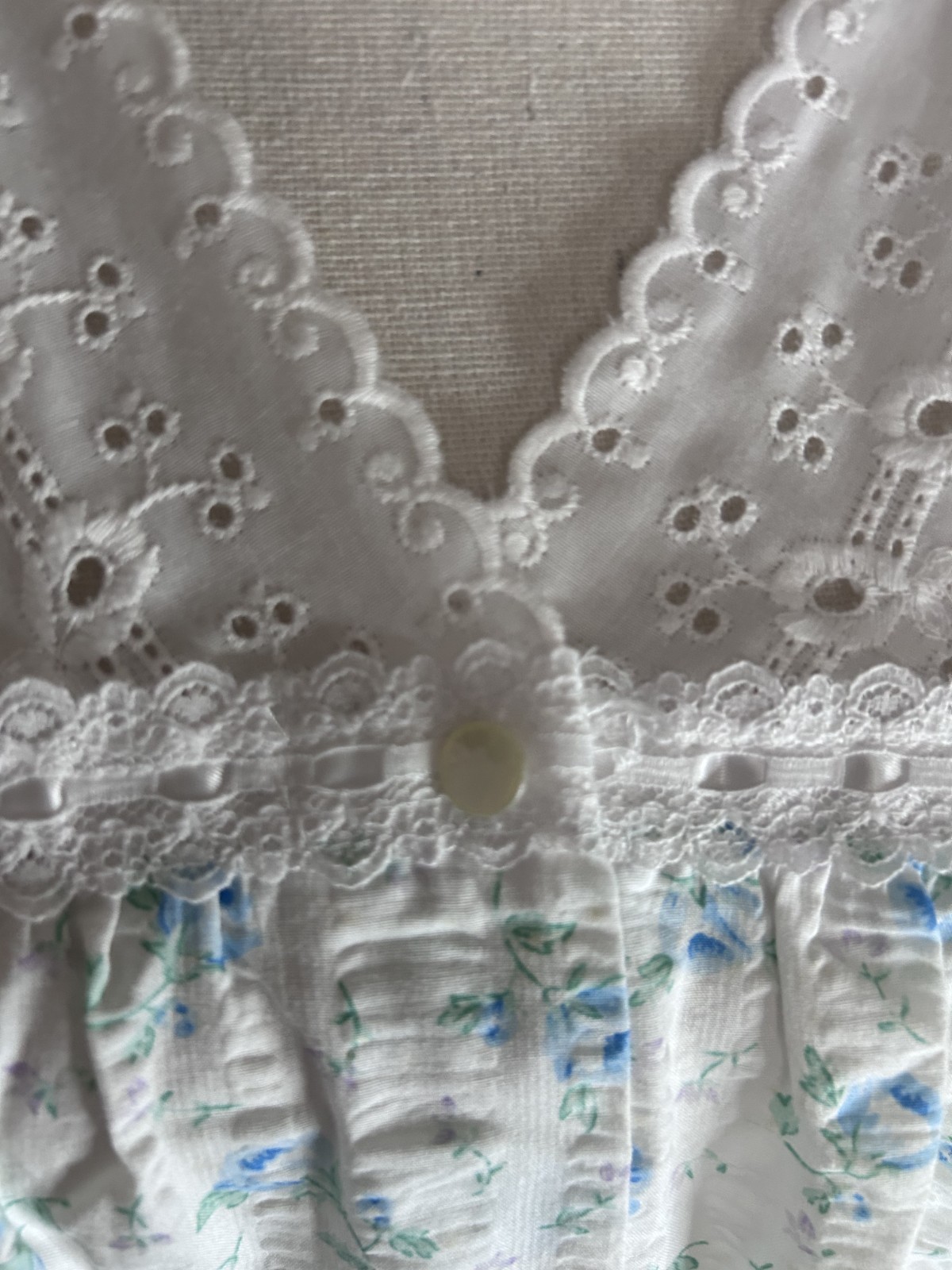 Vintage Sears Carriage Court Women’s Night Gown Cottage Core Sz Large
