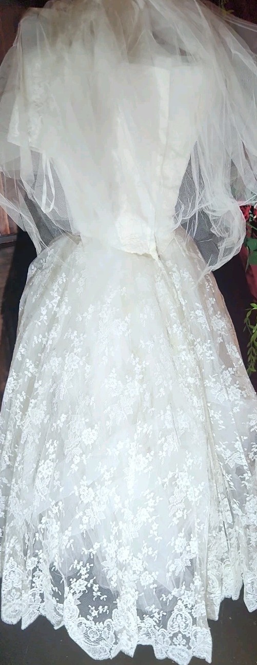 VTG 1950s Cahill Beverly Hills Dress & Veil Set
