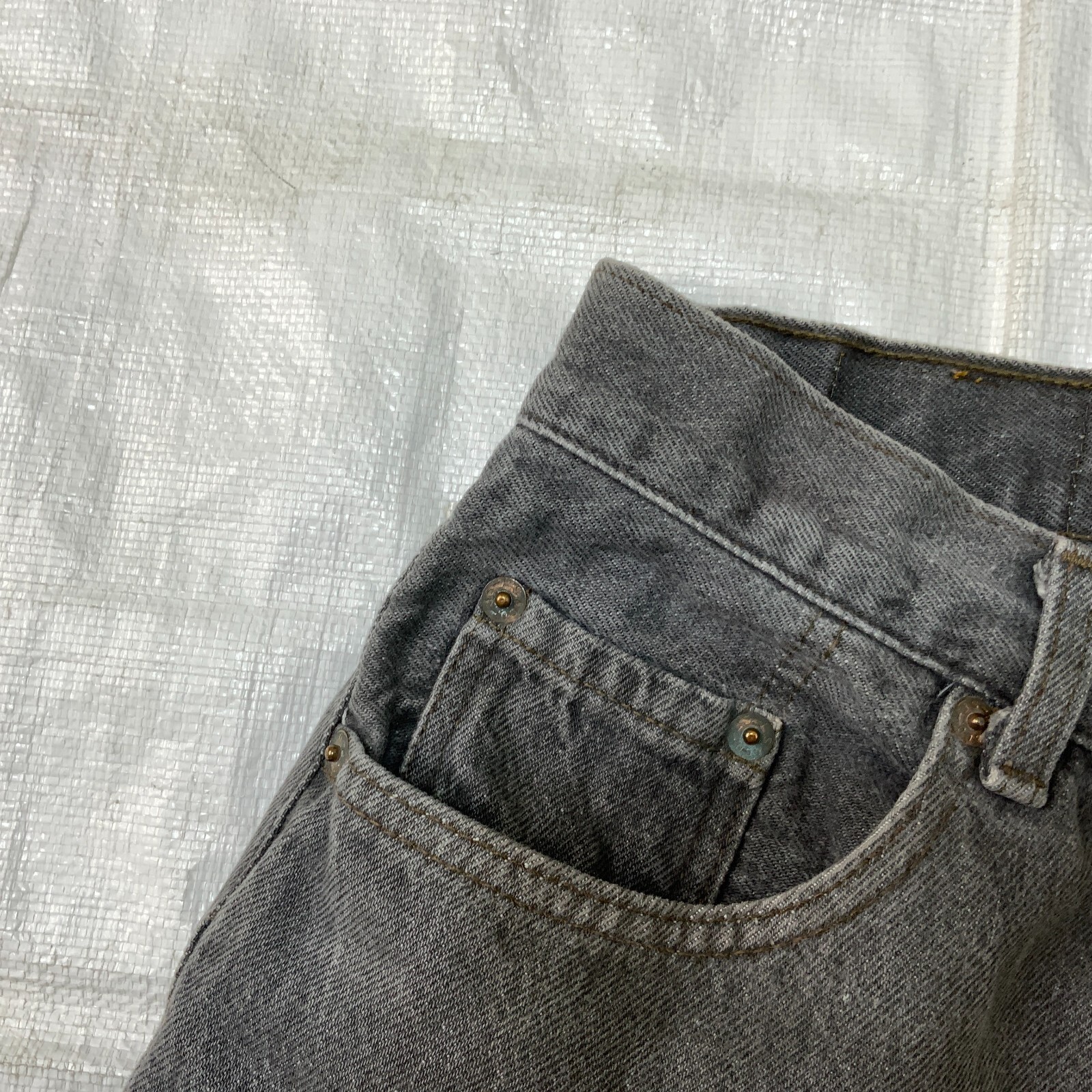 Vintgae LEVI’S 901 Womens Jeans Gray Tag 28×32 Real Size 25×25 Made in France