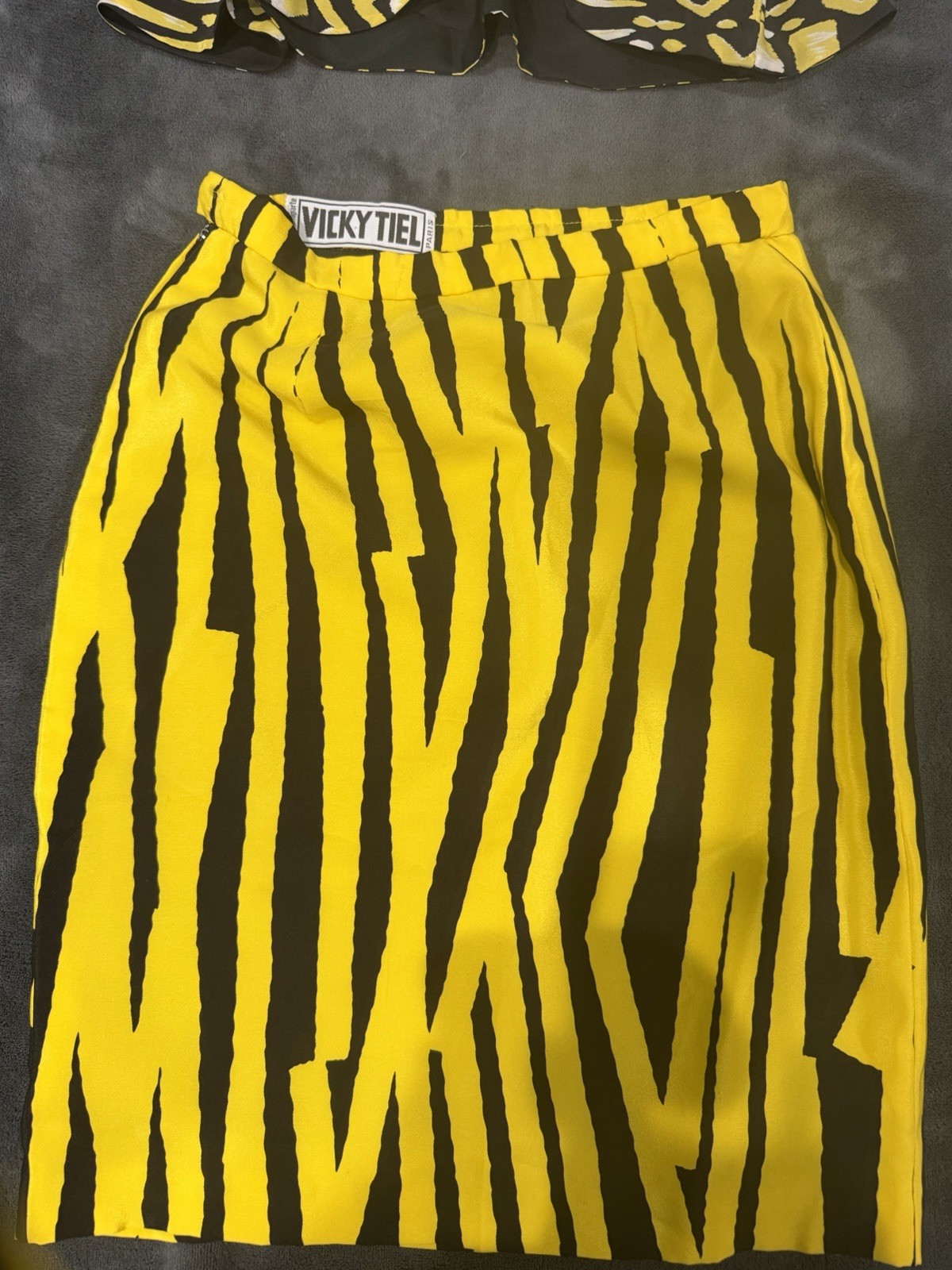 Vicky TIEL Vintage Couture 2pc Skirt Suit Yellow/Black Animal Print & Pattern