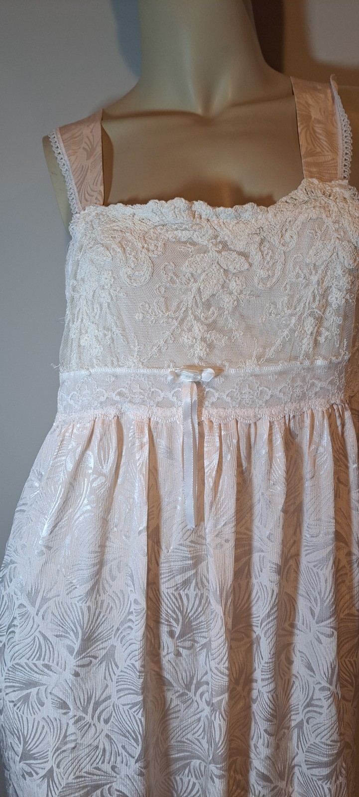 Slinky Sexy pink Long Vtg Nightgown Med L 2 Tone Feather Leaf Print Exquisite
