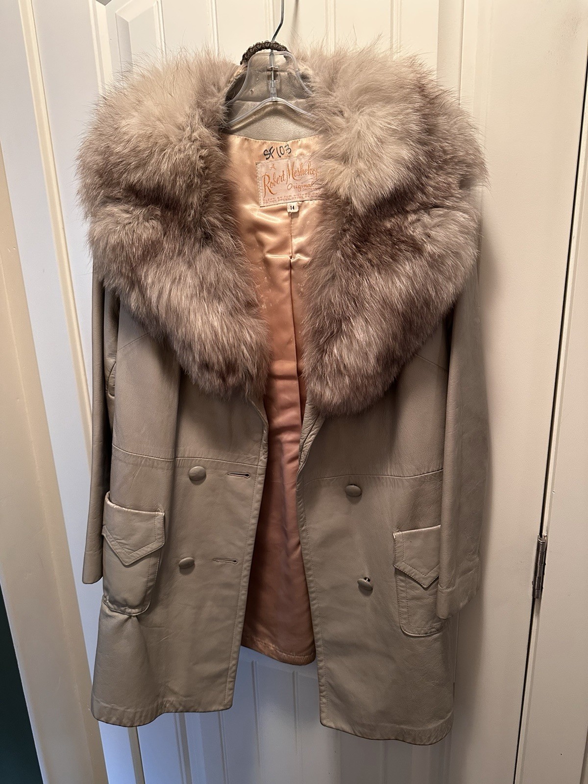 Well-Preserved Vtg 70’s Coat. Gray Leather/Satin. Good Condition. Size L 14