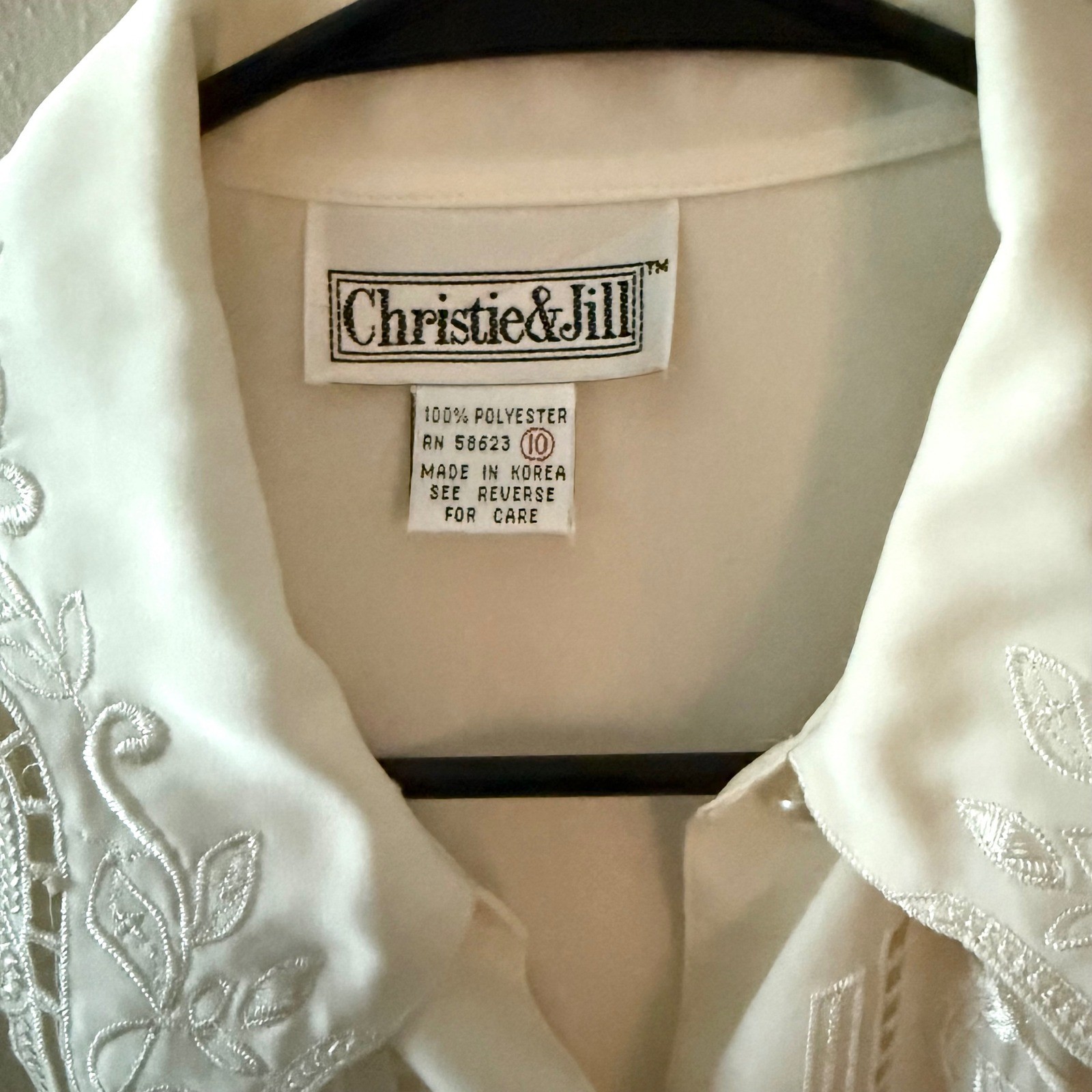 Vintage ivory Christie and Jill button up blouse with lace collar detail size 10